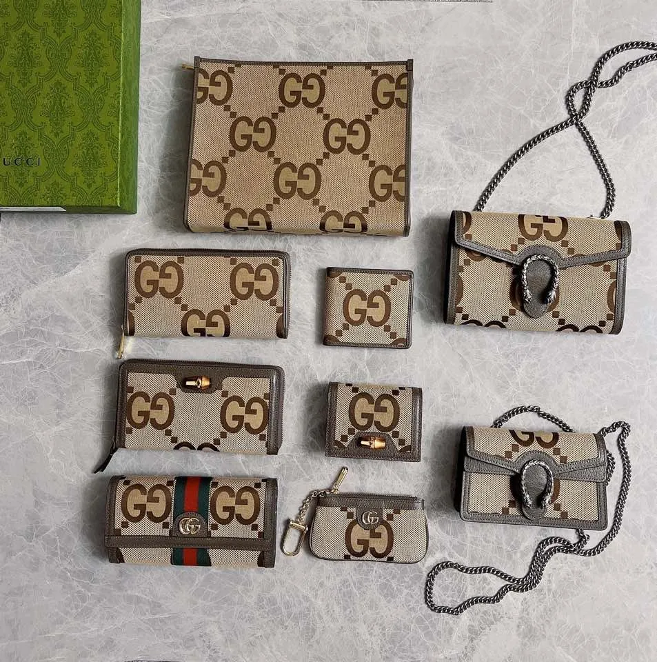 💰640🇭🇺🇭🇺Top original order! The Gucci Diana mini Dionysus chain bag combines the brand's most recognizable elements with ingenious monogram details. This chain bag is made of Double G pattern canvas and uses a unique Dionysus buckle. It is simple and elegant, exuding a touch of modern flavor. Model: 476432, size: 16.5x10x4.5cm
