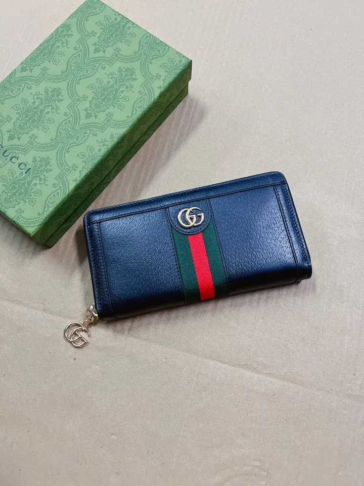 💰440🇭🇺🇭🇺 The official website is synchronized with the new model! Ophidia series ~ zipper wallet, 🍊🍊 is made of GG Supreme original factory pig grain first-layer cowhide 🍊🍊 with iconic double G hardware marks, classic red and green webbing, high-end cotton zipper ~ refined! 🍊🍊Model number: 523154, 🍊🍊Size: W19xH10xD2.5cm, Color: black, white, burgundy