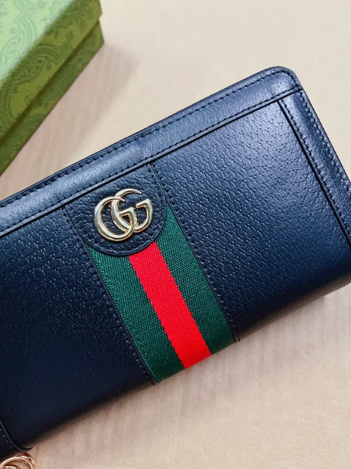 💰440🇭🇺🇭🇺 The official website is synchronized with the new model! Ophidia series ~ zipper wallet, 🍊🍊 is made of GG Supreme original factory pig grain first-layer cowhide 🍊🍊 with iconic double G hardware marks, classic red and green webbing, high-end cotton zipper ~ refined! 🍊🍊Model number: 523154, 🍊🍊Size: W19xH10xD2.5cm, Color: black, white, burgundy