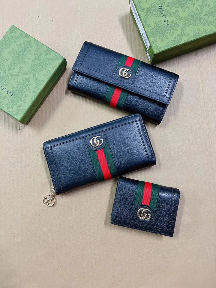 💰440🇭🇺🇭🇺 The official website is synchronized with the new model! Ophidia series ~ zipper wallet, 🍊🍊 is made of GG Supreme original factory pig grain first-layer cowhide 🍊🍊 with iconic double G hardware marks, classic red and green webbing, high-end cotton zipper ~ refined! 🍊🍊Model number: 523154, 🍊🍊Size: W19xH10xD2.5cm, Color: black, white, burgundy
