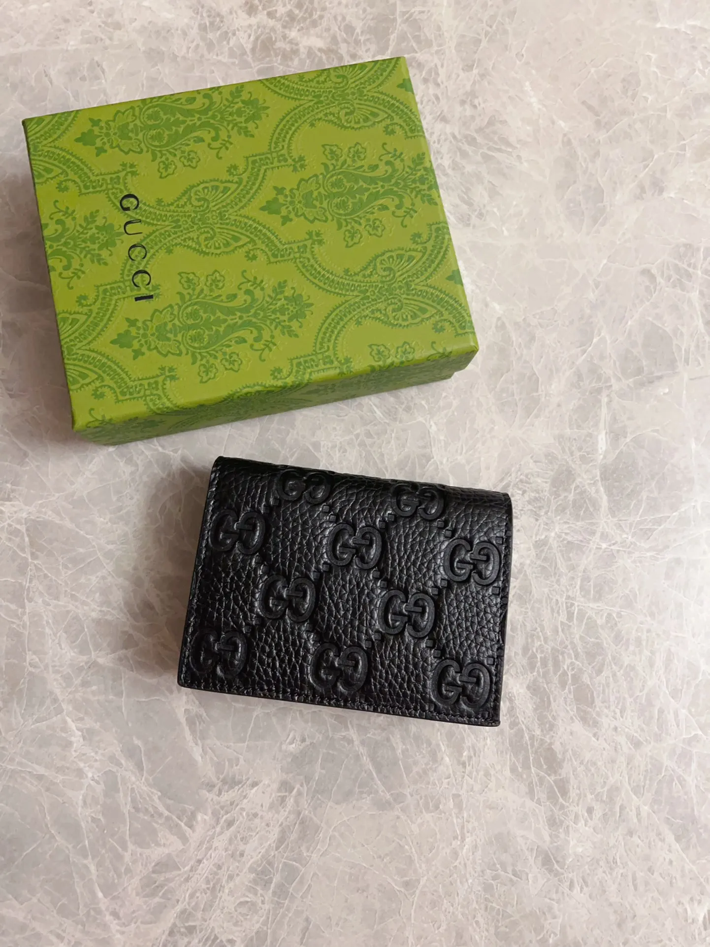 💰 380 🇮🇹🇮🇹New GG Emblem series super soft pink embossed/full leather wallet/card holder💋💋Model: 815901, size: 11x9x3cm