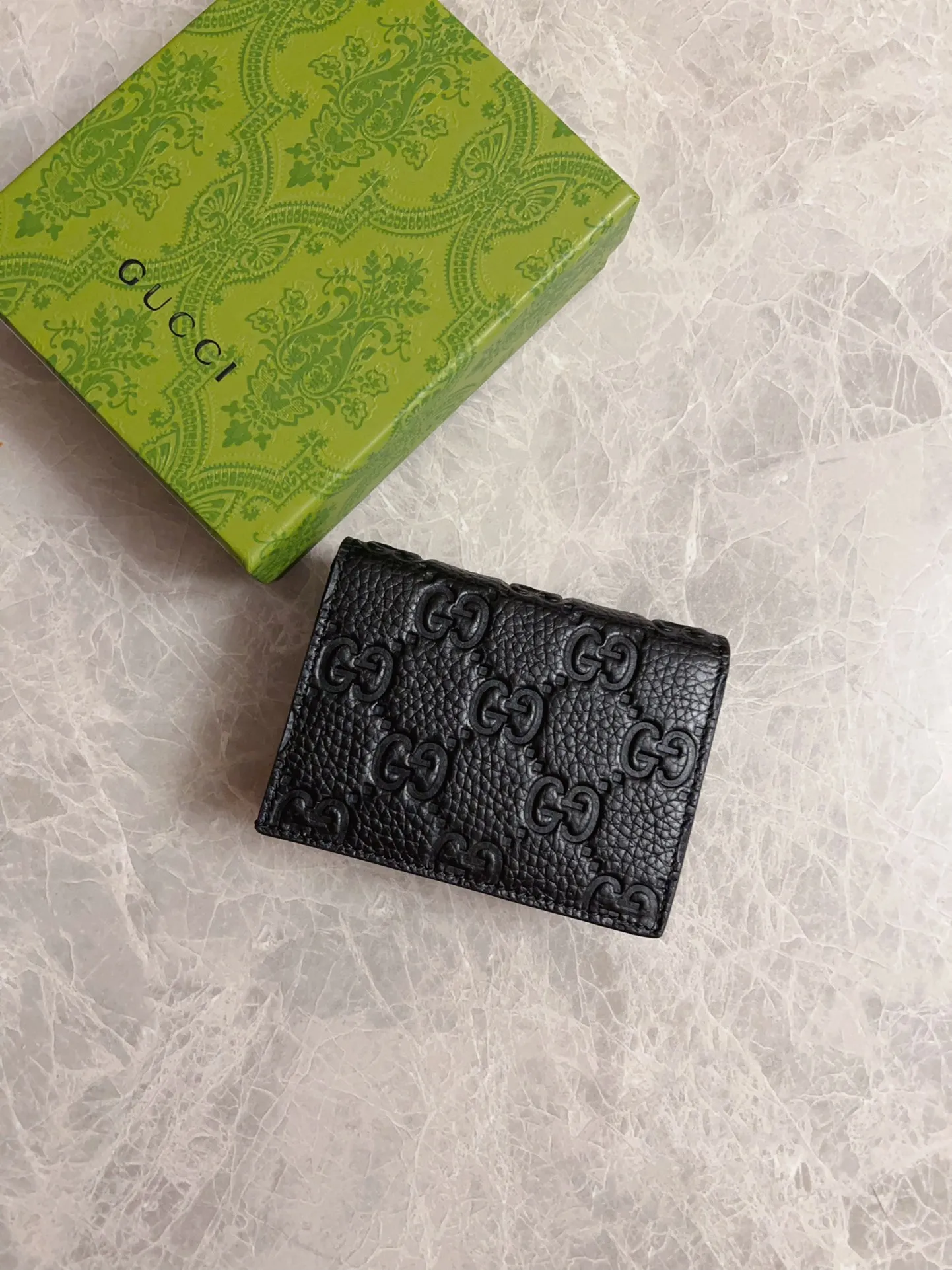 💰 380 🇮🇹🇮🇹New GG Emblem series super soft pink embossed/full leather wallet/card holder💋💋Model: 815901, size: 11x9x3cm