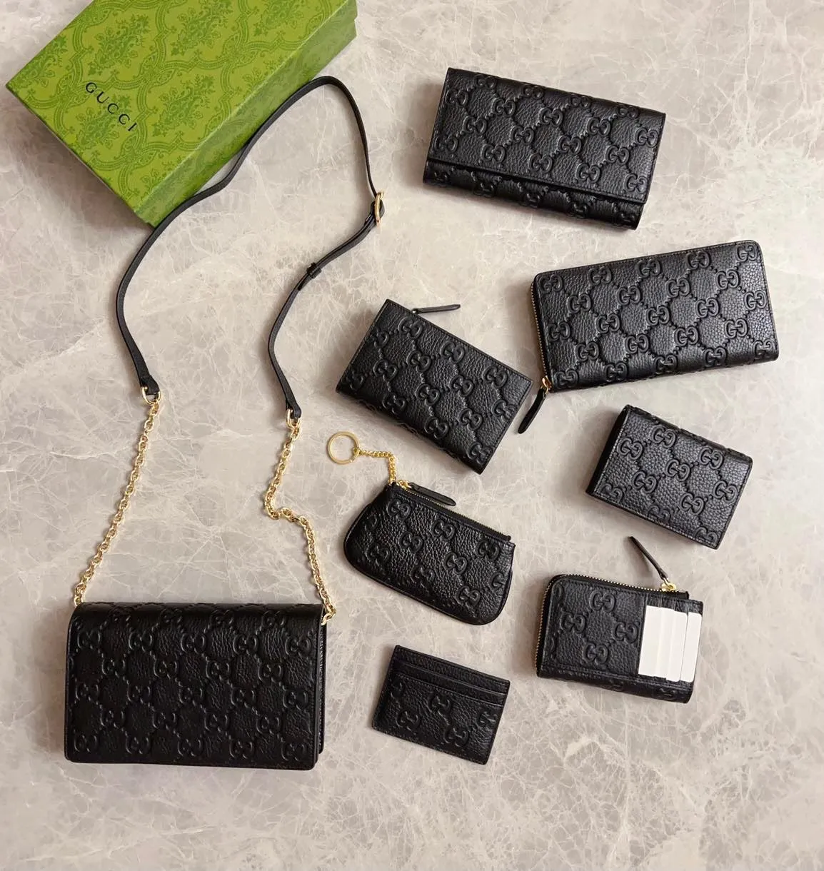 💰 380 🇮🇹🇮🇹New GG Emblem series super soft pink embossed/full leather wallet/card holder💋💋Model: 815901, size: 11x9x3cm