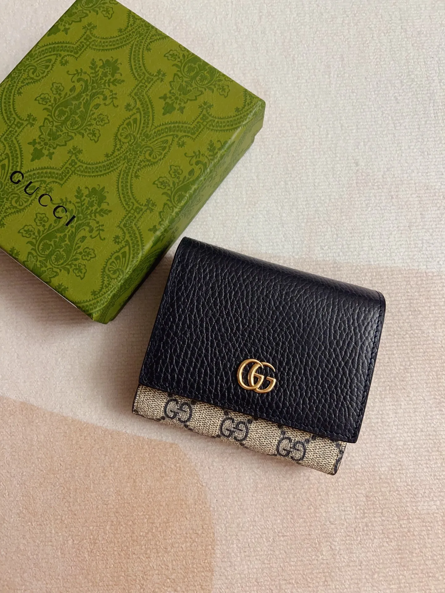 💰420🇭🇺🇭🇺gucci new product! Using imported original leather and imported thread,‼ ️The new Ophidia series❣ Made of calfskin imported from Italy, equipped with classic double G hardware, a new style and contour support are now available. A structural shape in which the inner side is divided into intervals. 😘Made from top overseas hardware, 💍Model: 598587, Color: blue PVC, Size: 12x10x3cm