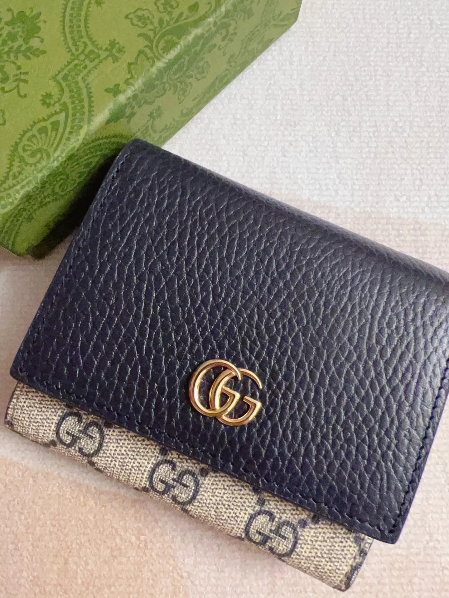 💰420🇭🇺🇭🇺gucci new product! Using imported original leather and imported thread,‼ ️The new Ophidia series❣ Made of calfskin imported from Italy, equipped with classic double G hardware, a new style and contour support are now available. A structural shape in which the inner side is divided into intervals. 😘Made from top overseas hardware, 💍Model: 598587, Color: blue PVC, Size: 12x10x3cm