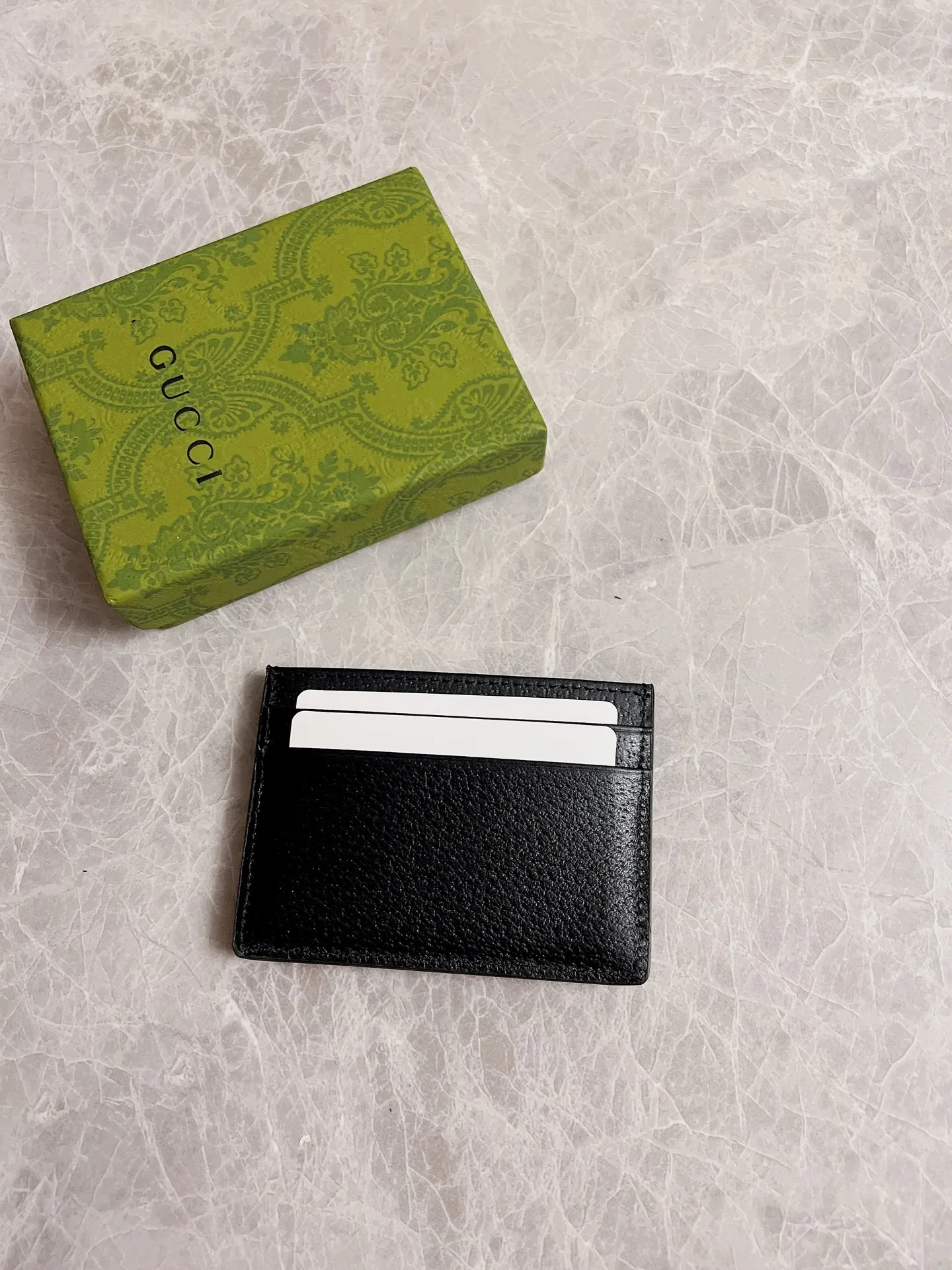 💰220🇭🇺🇭🇺 The official website is synchronized with the new model! Ophidia series ~ small card holder, 🍅🍅 is made of GG Supreme original factory pig grain first-layer cowhide 🍅🍅 with iconic double G hardware marks, classic red and green webbing ~ refined! 🍅🍅Model number: 523159🍅🍅Size: W10xH7cm, color: black,