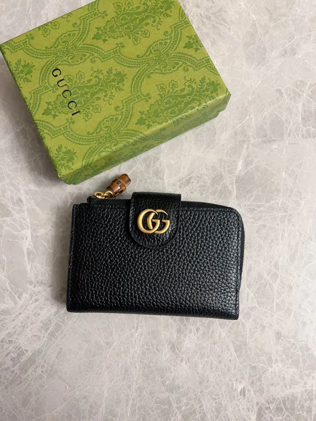 💰420 🇭🇺🇭🇺GG Marmont series card holder has arrived! Exquisite and generous! Model: 739498 Dimensions: 13x8.5x2cm. Color: black/burgundy/brown/original leather.