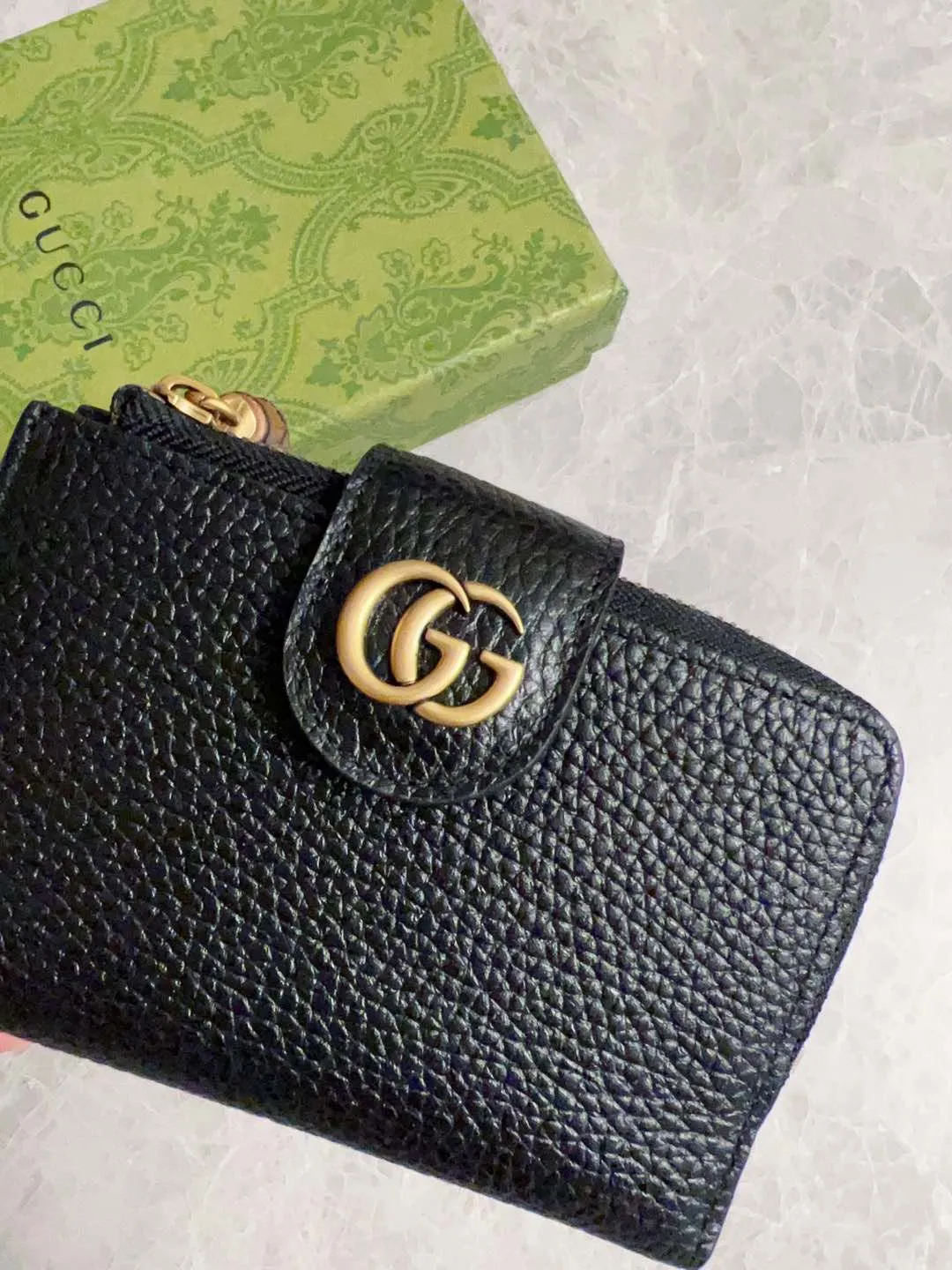 💰420 🇭🇺🇭🇺GG Marmont series card holder has arrived! Exquisite and generous! Model: 739498 Dimensions: 13x8.5x2cm. Color: black/burgundy/brown/original leather.