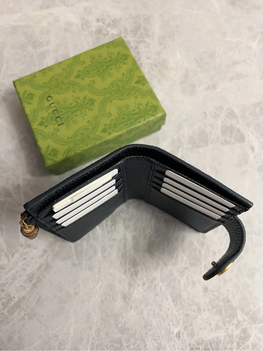 💰420 🇭🇺🇭🇺GG Marmont series card holder has arrived! Exquisite and generous! Model: 739498 Dimensions: 13x8.5x2cm. Color: black/burgundy/brown/original leather.