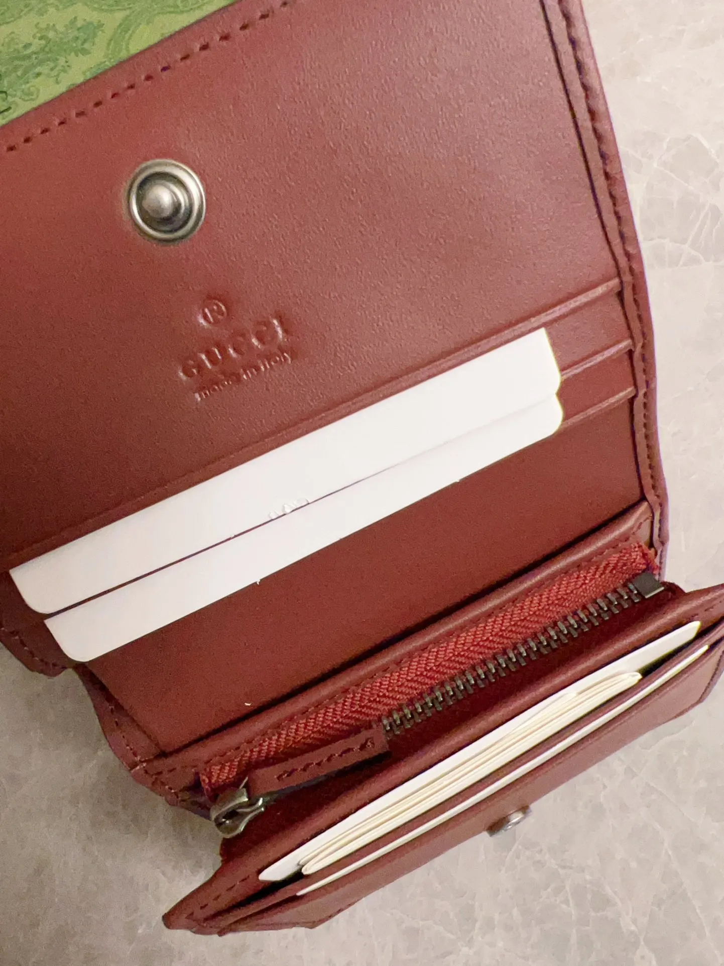 💰330 🇭🇺🇭🇺 Counter synchronization~Tian series small card holder🎠🎠Small appearance~Big function🎠🎠Built-in card slot, bank card, cash! Successful people! Fashionistas! An indispensable must-have item🎢🎢Model: 410088, Color: pink flower - pink, pink flower - maroon, ice blue flower - bright red, green flower - black, 🎢🎢Size: 11*9*3cm