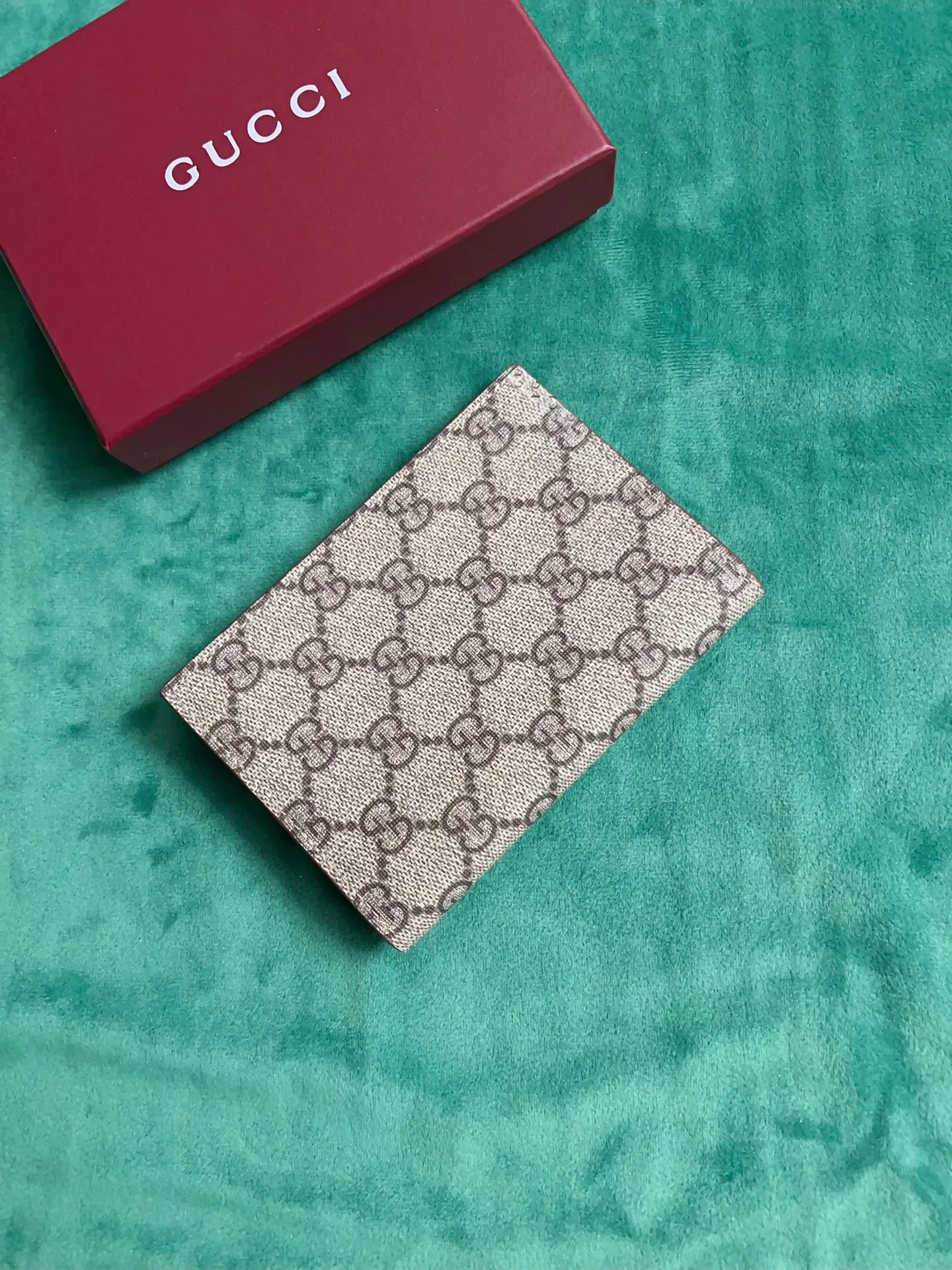 💰380🇭🇺🇭🇺New products on the official website! Exquisite passport holder🐹🐹PVC with burgundy calfskin, with cute and exquisite cartoon patterns on the leather! 🐹🐹Style number 810072, size: 14x10, 🐹🐹Little red cat, puppy, panda, owl, exquisite and cute! Original product!