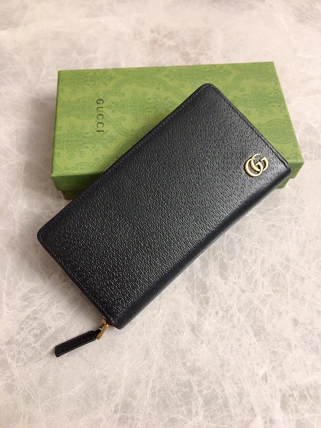 💰400🇭🇺🇭🇺The latest version of the GG marmont full zipper wallet at the counter🗽🗽Model: 428736, color: Gram, bronze double G logo🗽🗽Imported original pig grain leather is perfect to the extreme,🗽🗽exclusive real-life photos 🗽🗽Size: 19x10x2.5cm