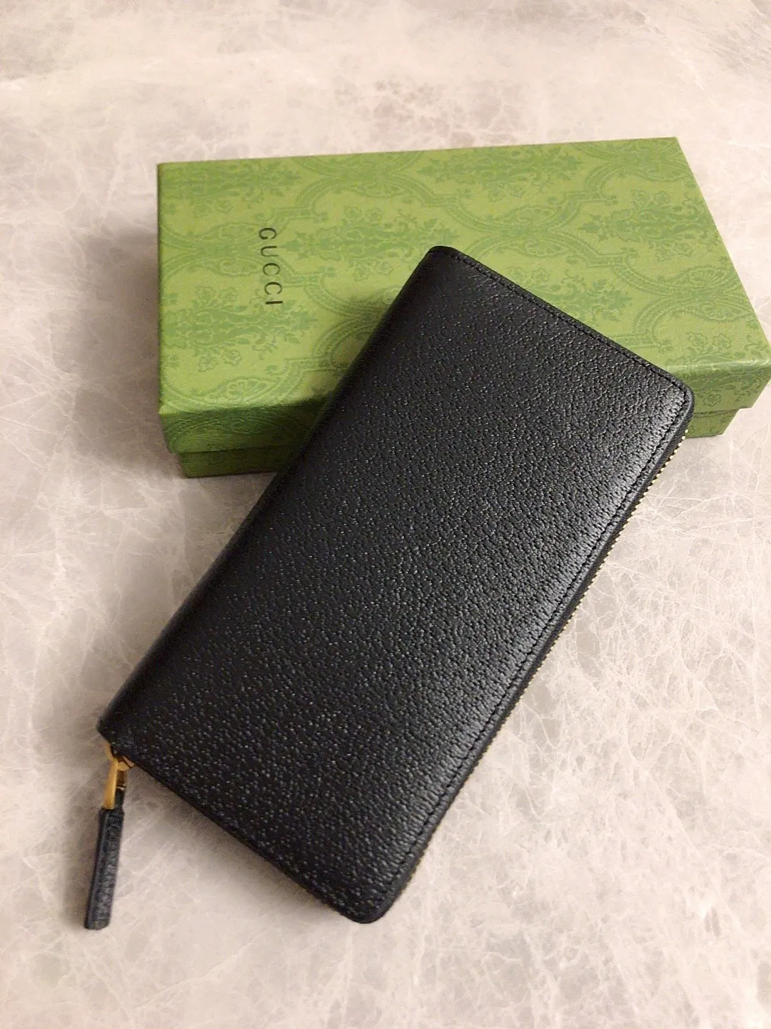 💰400🇭🇺🇭🇺The latest version of the GG marmont full zipper wallet at the counter🗽🗽Model: 428736, color: Gram, bronze double G logo🗽🗽Imported original pig grain leather is perfect to the extreme,🗽🗽exclusive real-life photos 🗽🗽Size: 19x10x2.5cm