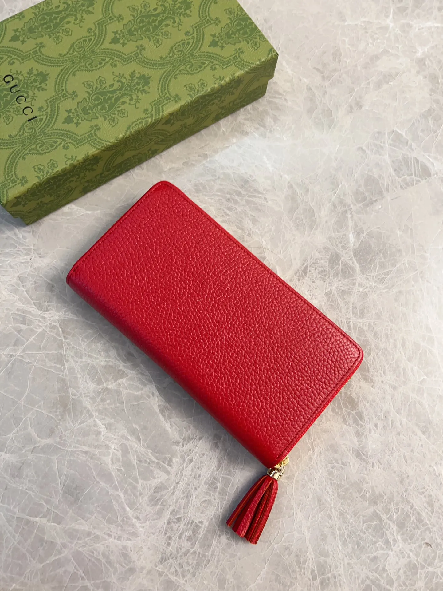💰420 🇮🇹🇮🇹All the pictures above are in stock🗺🗺Be sure to do your best! ! Women's zipper wallet 308004 Original textured cowhide🗺🗺Original hardware, low-key and elegant, super stylish, fashionable 🗺🗺 Black and bright red🍻🍻Size 19.5-10-2.5