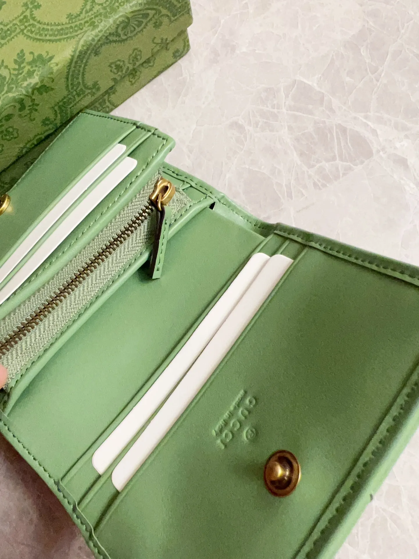 💰350🇮🇹🇮🇹Gucci’s latest avocado green🥑🥑～Counter quality, top-quality original goods, real photos! 🥑🥑Model: 466492, size: width 11X height 8X side width 2.5. 🥑🥑