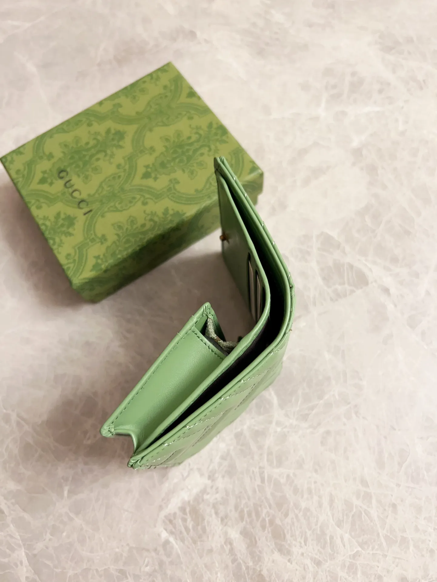 💰350🇮🇹🇮🇹Gucci’s latest avocado green🥑🥑～Counter quality, top-quality original goods, real photos! 🥑🥑Model: 466492, size: width 11X height 8X side width 2.5. 🥑🥑