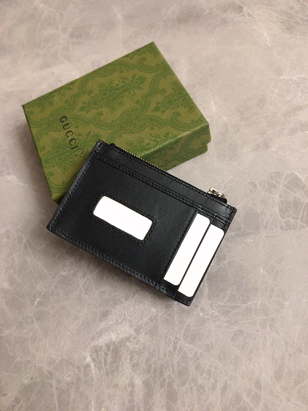 💰330🇭🇺🇭🇺 The official website synchronizes the new model🐡🐡 A slim card holder launched in the Gucci~CY series in the 1970s🐡🐡With multiple pockets and zipper compartments, 🧵Advanced custom embossed original factory cowhide🐡🐡Imported cotton zipper, high-end quality, model number: 597560, size 12x8cm