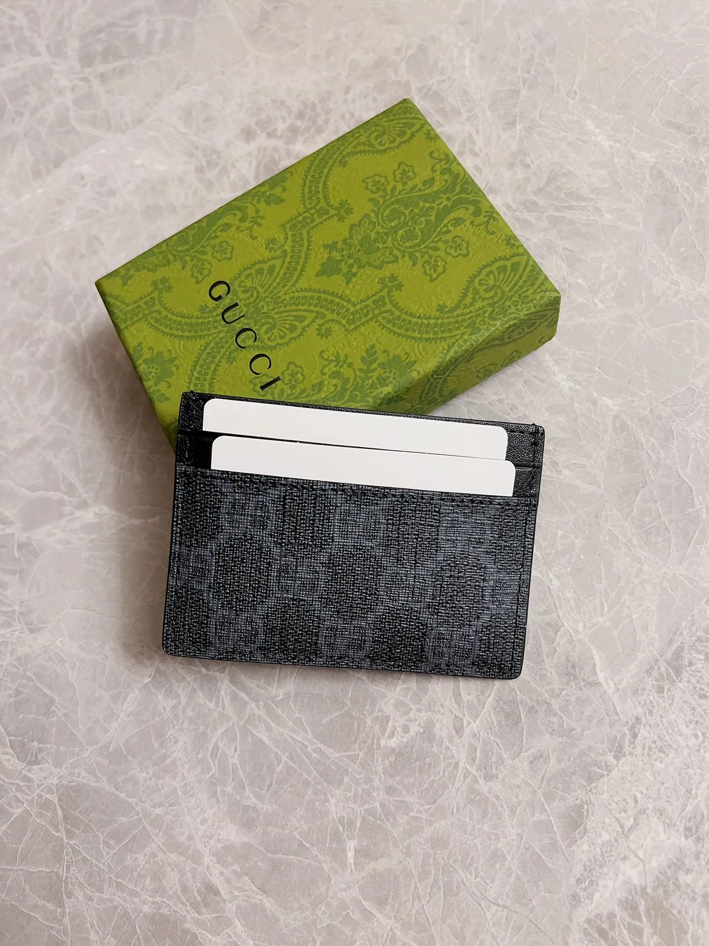 💰200 🇭🇺🇭🇺 New men’s small card holder! 🐍🐍Synchronized with counters, original shaved leather with high-quality PVC fabric🐍🐍Tear-printed latest Striped Snake logo🐍🐍Oil edges with fine workmanship, simple and elegant, fashionable and domineering,🐍🐍Model: 451277, size: 10x7cm, color black PVC-black "Striped Snake"