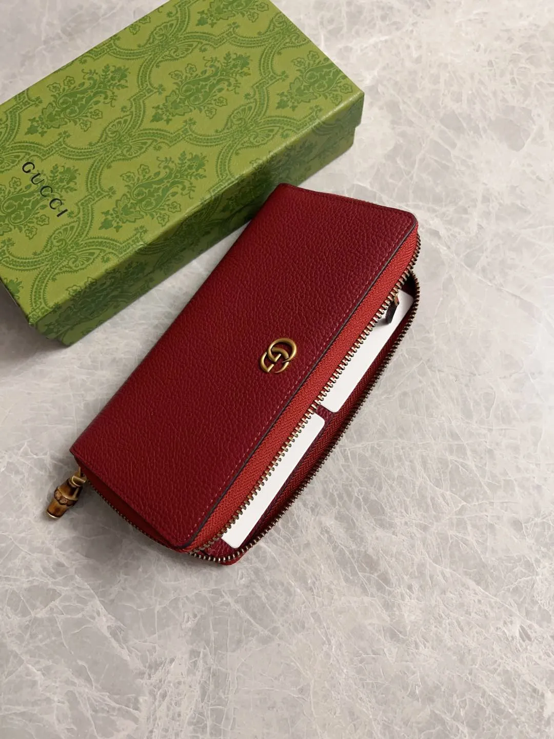 💰460 🇭🇺🇭🇺GG Marmont series long clips are available! Exquisite and generous! Model: 739499. Size: 19.5*11*3cm. Color: black/burgundy/brown/original leather.