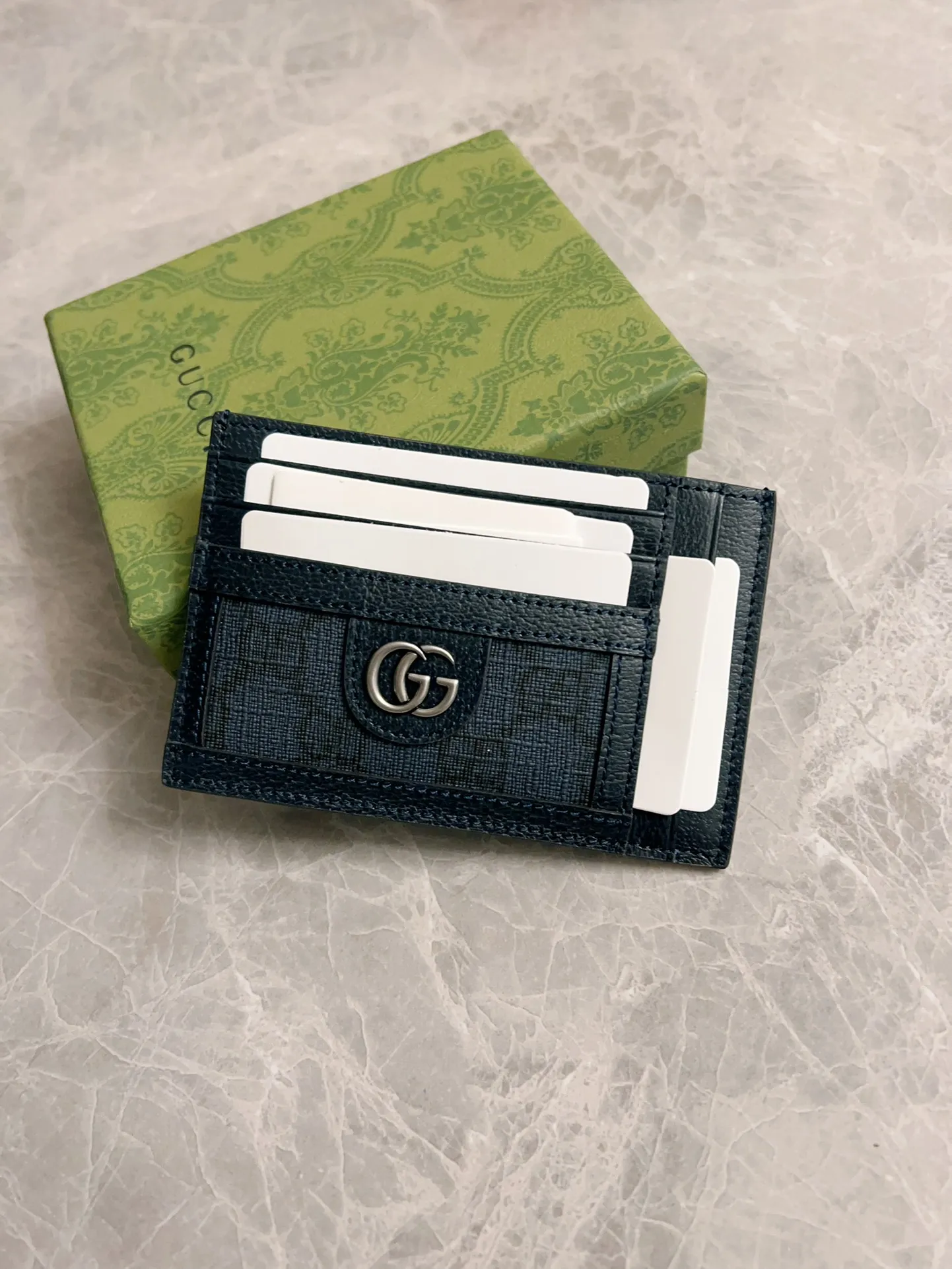 💰280🇭🇺🇭🇺GucciO’s latest phidia series card holder, Ophidia series items have endless retro feelings. Blue GG Supreme canvas, blue cowhide piping, palladium tone hardware Double G Model: 732018 Dimensions: 11x 7cm Color: blue/pvc.