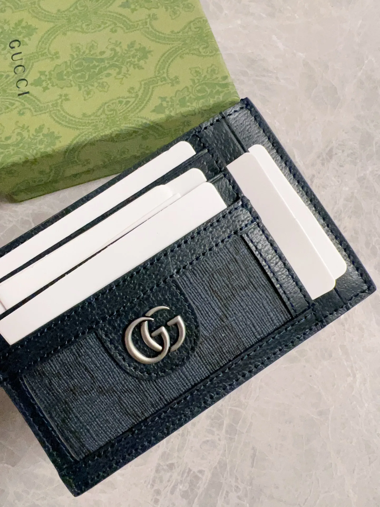 💰280🇭🇺🇭🇺GucciO’s latest phidia series card holder, Ophidia series items have endless retro feelings. Blue GG Supreme canvas, blue cowhide piping, palladium tone hardware Double G Model: 732018 Dimensions: 11x 7cm Color: blue/pvc.