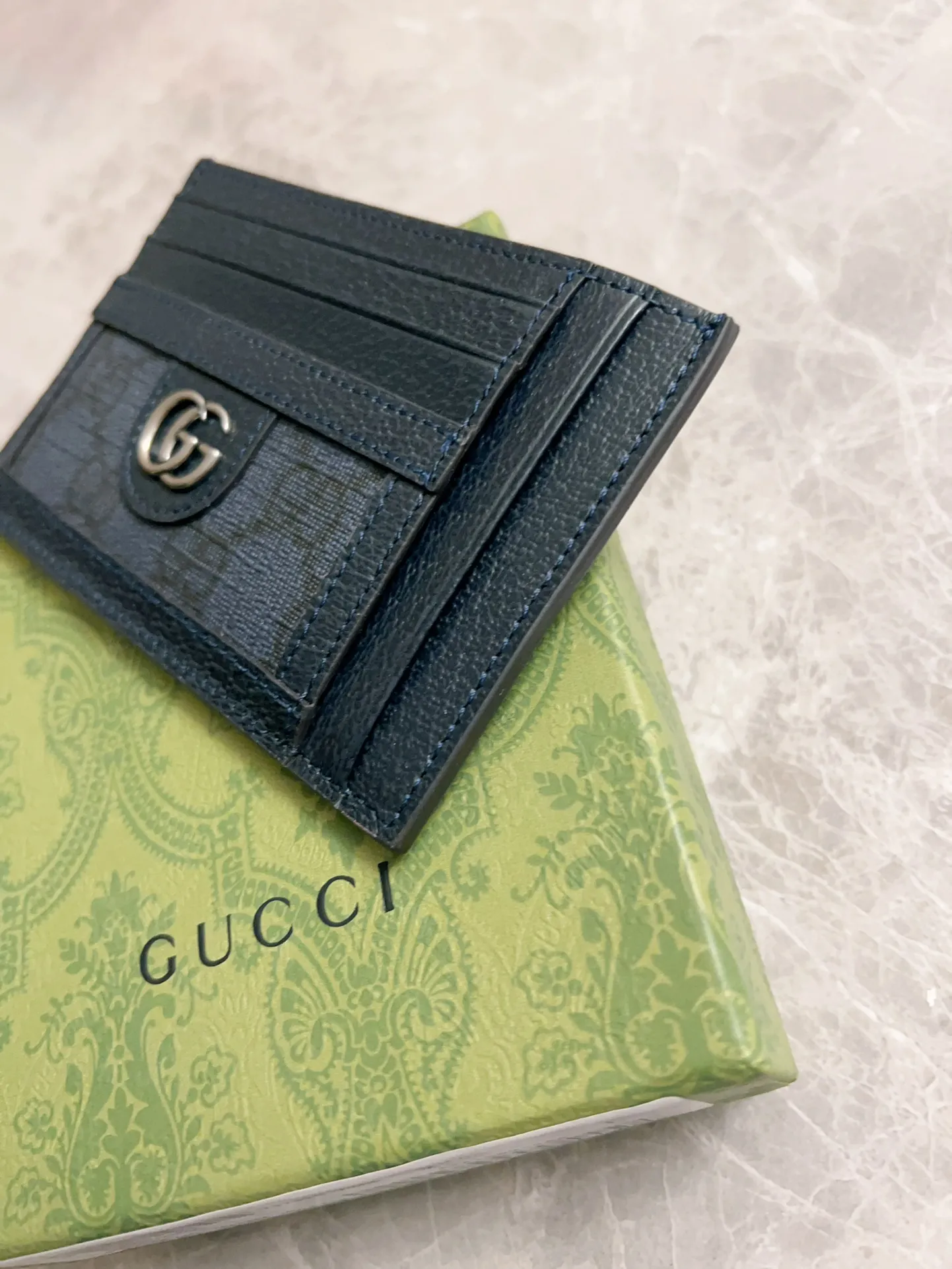 💰280🇭🇺🇭🇺GucciO’s latest phidia series card holder, Ophidia series items have endless retro feelings. Blue GG Supreme canvas, blue cowhide piping, palladium tone hardware Double G Model: 732018 Dimensions: 11x 7cm Color: blue/pvc.