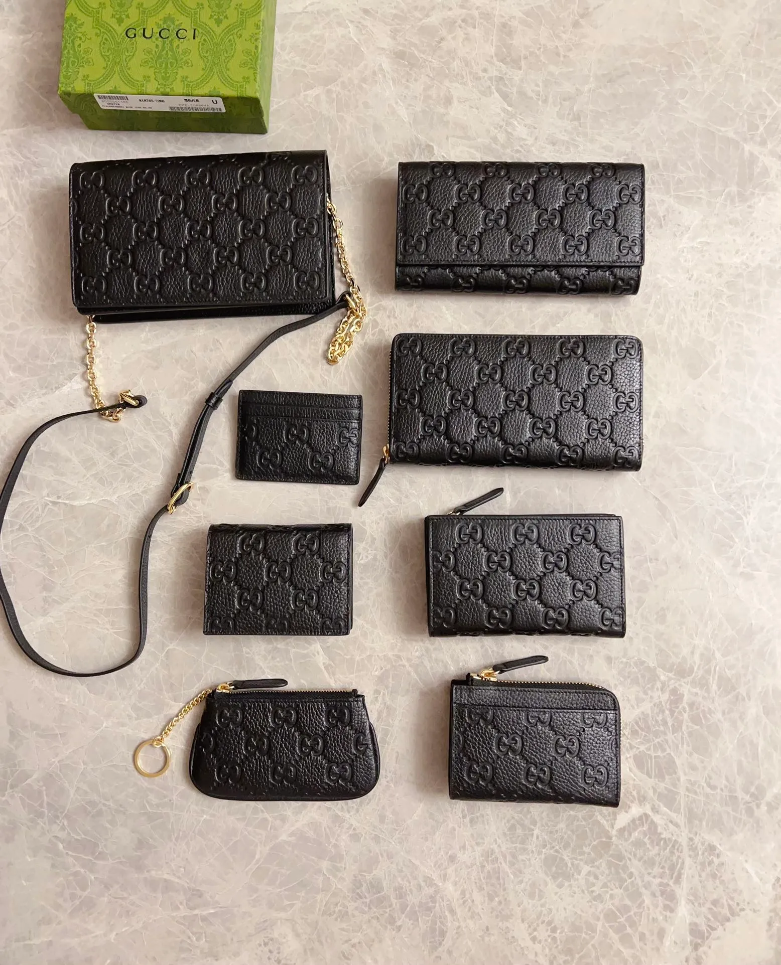 💰 400 🇮🇹🇮🇹New GG Emblem series super soft pink embossed/full leather wallet! (Mid-length clip)💋💋Model: 815874, size: 18x14x3cm