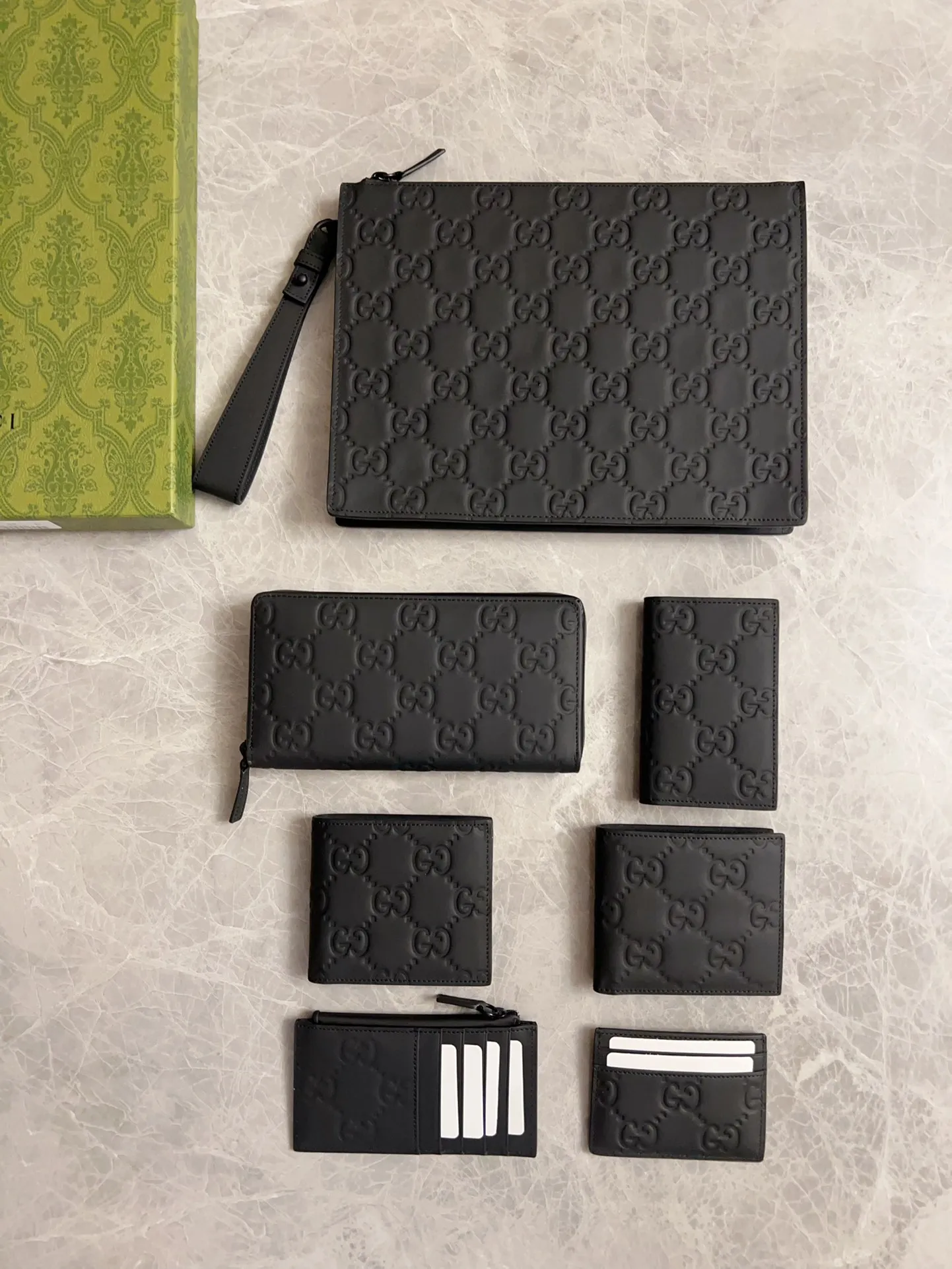 💰580 🇭🇺🇭🇺gucci's new men's series of original black rubber effect are now available🎋🎋Model number: 771319, size: 28x22x3.5cm🎋🎋Counter quality, top-notch original goods, real photos🎋🎋