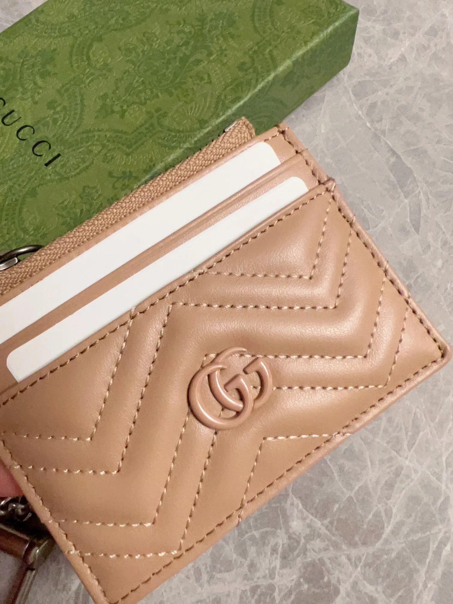 💰350🇮🇹🇮🇹Original new products are on the market! (Card holder) Counter quality, top-quality original goods, real photos! Style No.: 627064 Rose Beige~🎈🎈🎈Size: Width 10 X Height 7.5x1👏👏👏 Shipped
