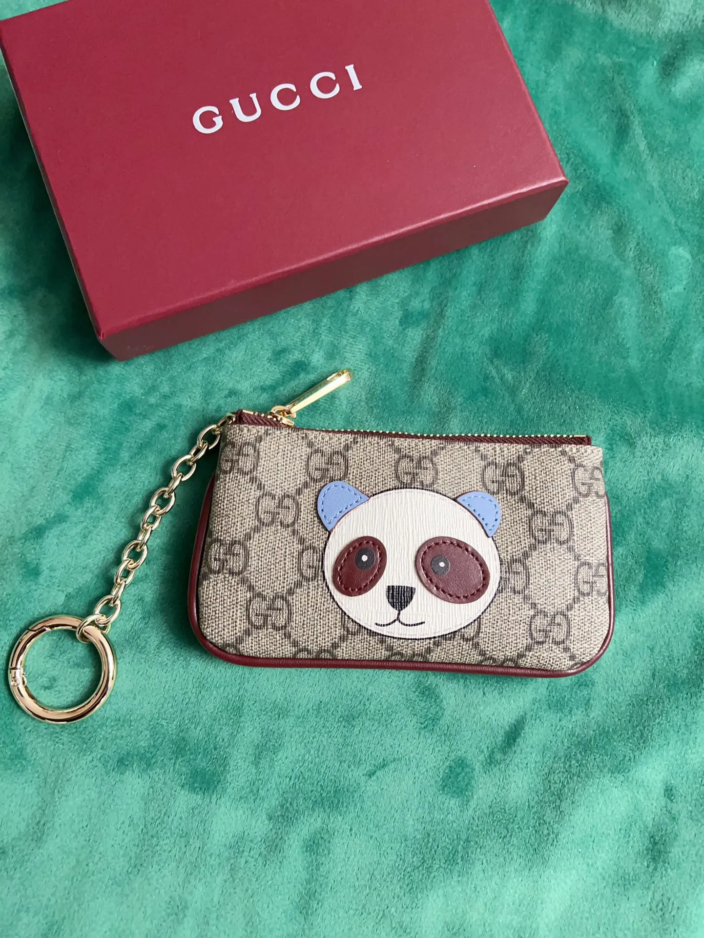 💰360 🇭🇺🇭🇺New products on official website! Exquisite key bag 🔑 ~ lipstick bag 💄🐹🐹 pvc with burgundy calfskin, with cute and exquisite cartoon patterns on the leather! 🐹🐹Style number 818768, size: 12x8x1.5cm, 🐹🐹Little red cat, puppy, panda, owl, exquisite and cute! Original product!