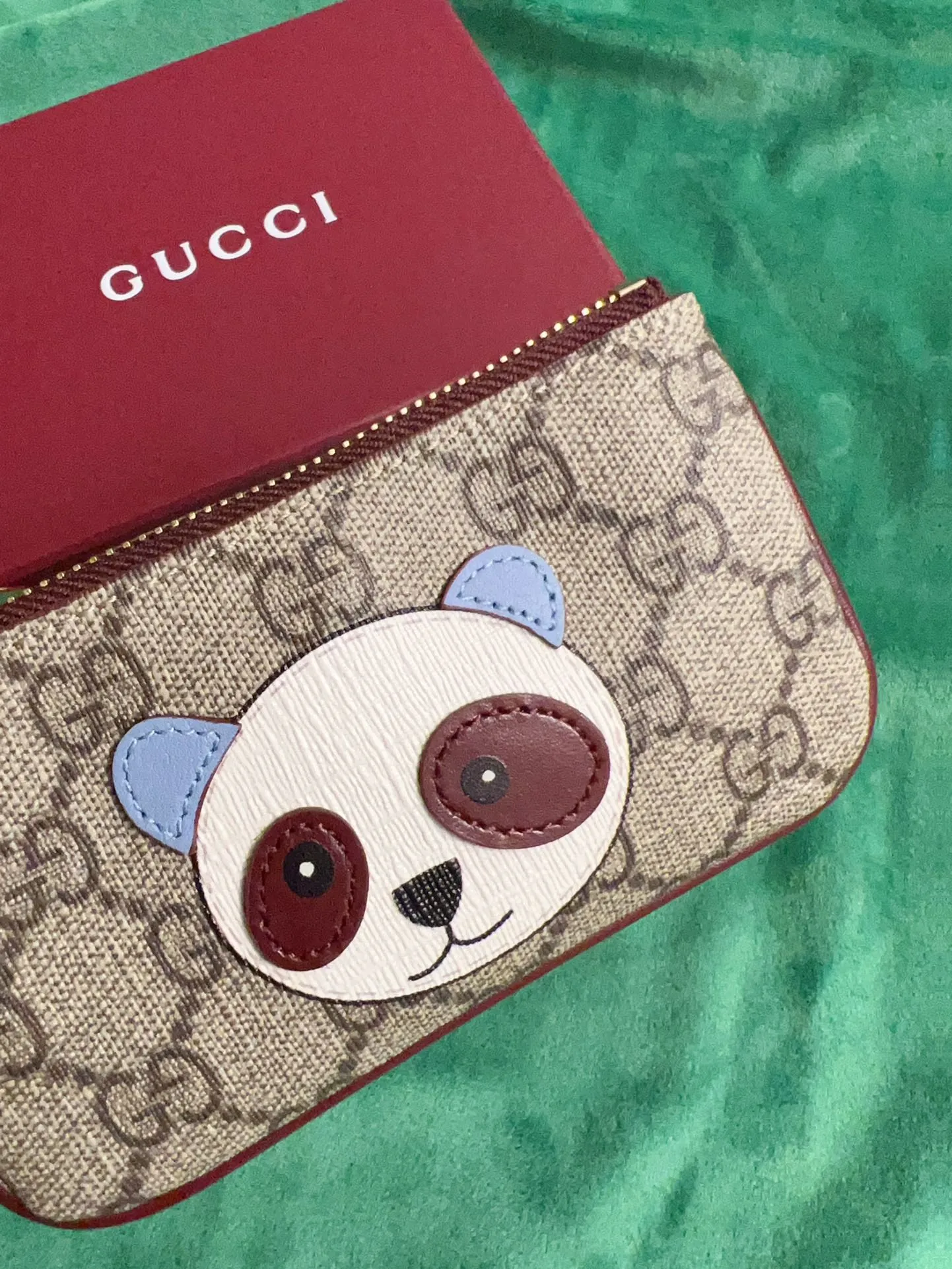 💰360 🇭🇺🇭🇺New products on official website! Exquisite key bag 🔑 ~ lipstick bag 💄🐹🐹 pvc with burgundy calfskin, with cute and exquisite cartoon patterns on the leather! 🐹🐹Style number 818768, size: 12x8x1.5cm, 🐹🐹Little red cat, puppy, panda, owl, exquisite and cute! Original product!
