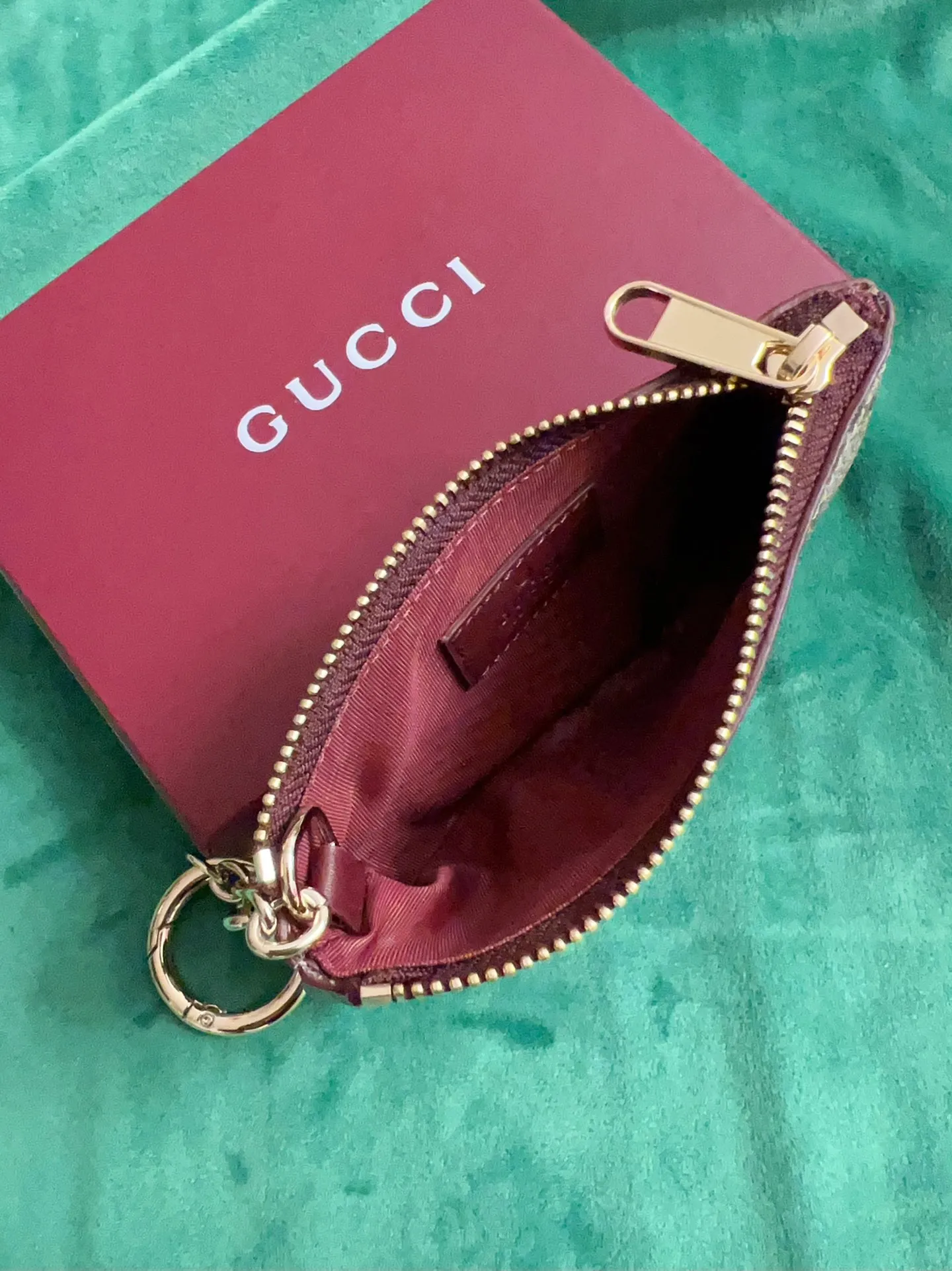 💰360 🇭🇺🇭🇺New products on official website! Exquisite key bag 🔑 ~ lipstick bag 💄🐹🐹 pvc with burgundy calfskin, with cute and exquisite cartoon patterns on the leather! 🐹🐹Style number 818768, size: 12x8x1.5cm, 🐹🐹Little red cat, puppy, panda, owl, exquisite and cute! Original product!