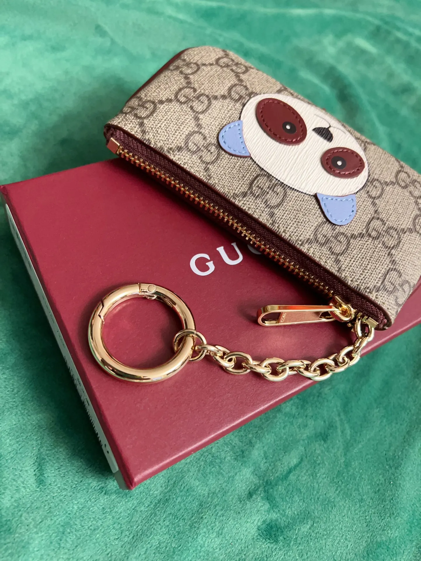 💰360 🇭🇺🇭🇺New products on official website! Exquisite key bag 🔑 ~ lipstick bag 💄🐹🐹 pvc with burgundy calfskin, with cute and exquisite cartoon patterns on the leather! 🐹🐹Style number 818768, size: 12x8x1.5cm, 🐹🐹Little red cat, puppy, panda, owl, exquisite and cute! Original product!