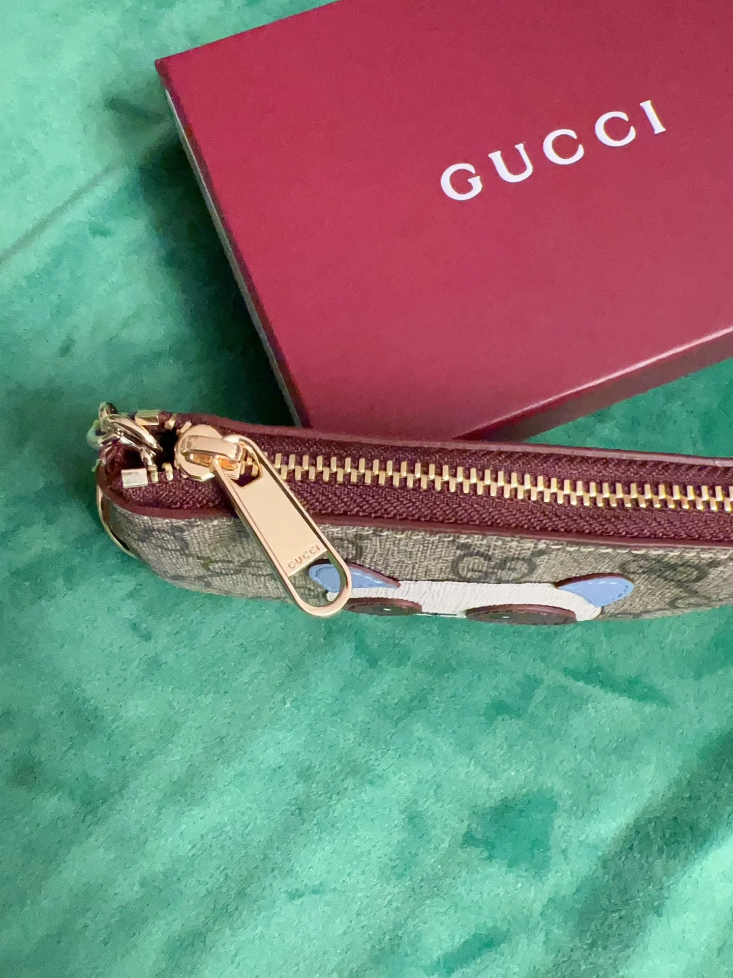 💰360 🇭🇺🇭🇺New products on official website! Exquisite key bag 🔑 ~ lipstick bag 💄🐹🐹 pvc with burgundy calfskin, with cute and exquisite cartoon patterns on the leather! 🐹🐹Style number 818768, size: 12x8x1.5cm, 🐹🐹Little red cat, puppy, panda, owl, exquisite and cute! Original product!