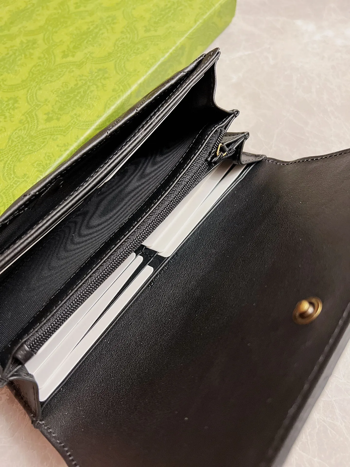 💰420 🇭🇺🇭🇺Latest ~ GG Marmont long wallet 💋💋 Made of quilted leather with GG logo embroidered on the back 💋💋GG logo vintage gold-tone hardware 💋💋 Italian-made Double G buckle snap closure 💋💋 12 card compartments and 2 Bill compartments💋💋2 separate internal compartments Zippered coin pocket closure💋💋Model: 443436, Dimensions: 19 x 10 x 3.5 CM, Color: black, red, pink,