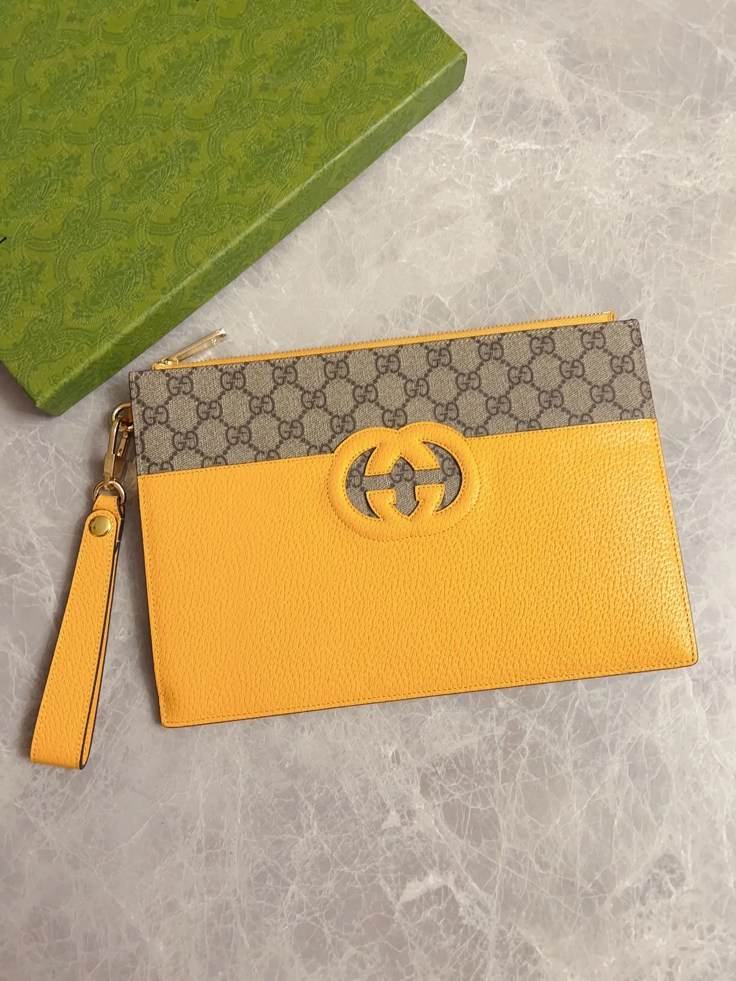 💰520 🇭🇺🇭🇺Gucci’s latest ~ Men’s handbag 🧬🧬 embellished with hollow interlocking Double G details, cleverly matched with GG Supreme canvas, 🧬🧬Create an accessory with both modern style and classic style🧬🧬Iconic interlocking Double G logo. This logo comes from the brand founder Guccio Mr. Gucci's initials are constantly being reinterpreted in various forms and styles🧬🧬Model: 723320, size: 30.5x 21x 1.5cm