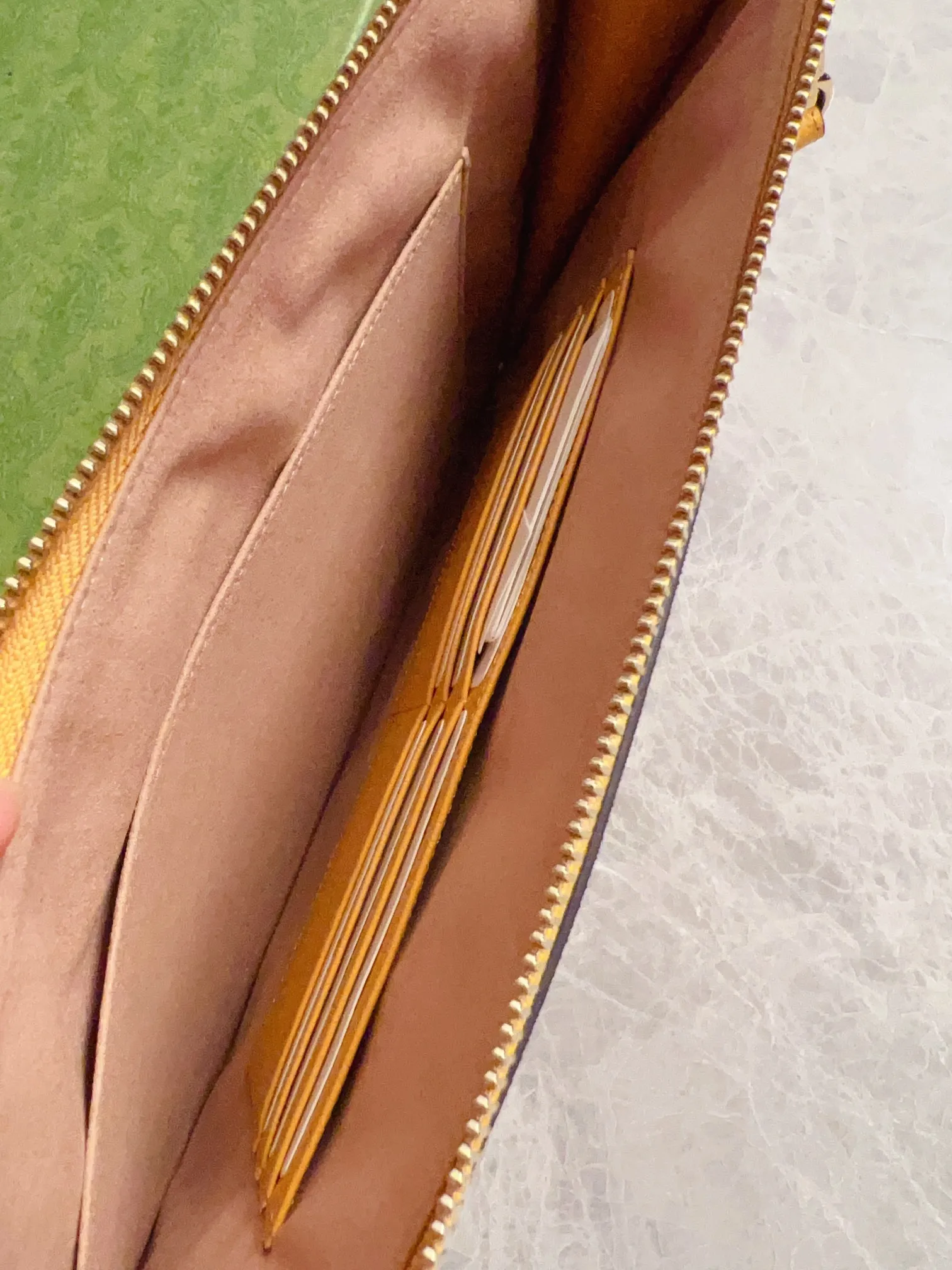 💰520 🇭🇺🇭🇺Gucci’s latest ~ Men’s handbag 🧬🧬 embellished with hollow interlocking Double G details, cleverly matched with GG Supreme canvas, 🧬🧬Create an accessory with both modern style and classic style🧬🧬Iconic interlocking Double G logo. This logo comes from the brand founder Guccio Mr. Gucci's initials are constantly being reinterpreted in various forms and styles🧬🧬Model: 723320, size: 30.5x 21x 1.5cm