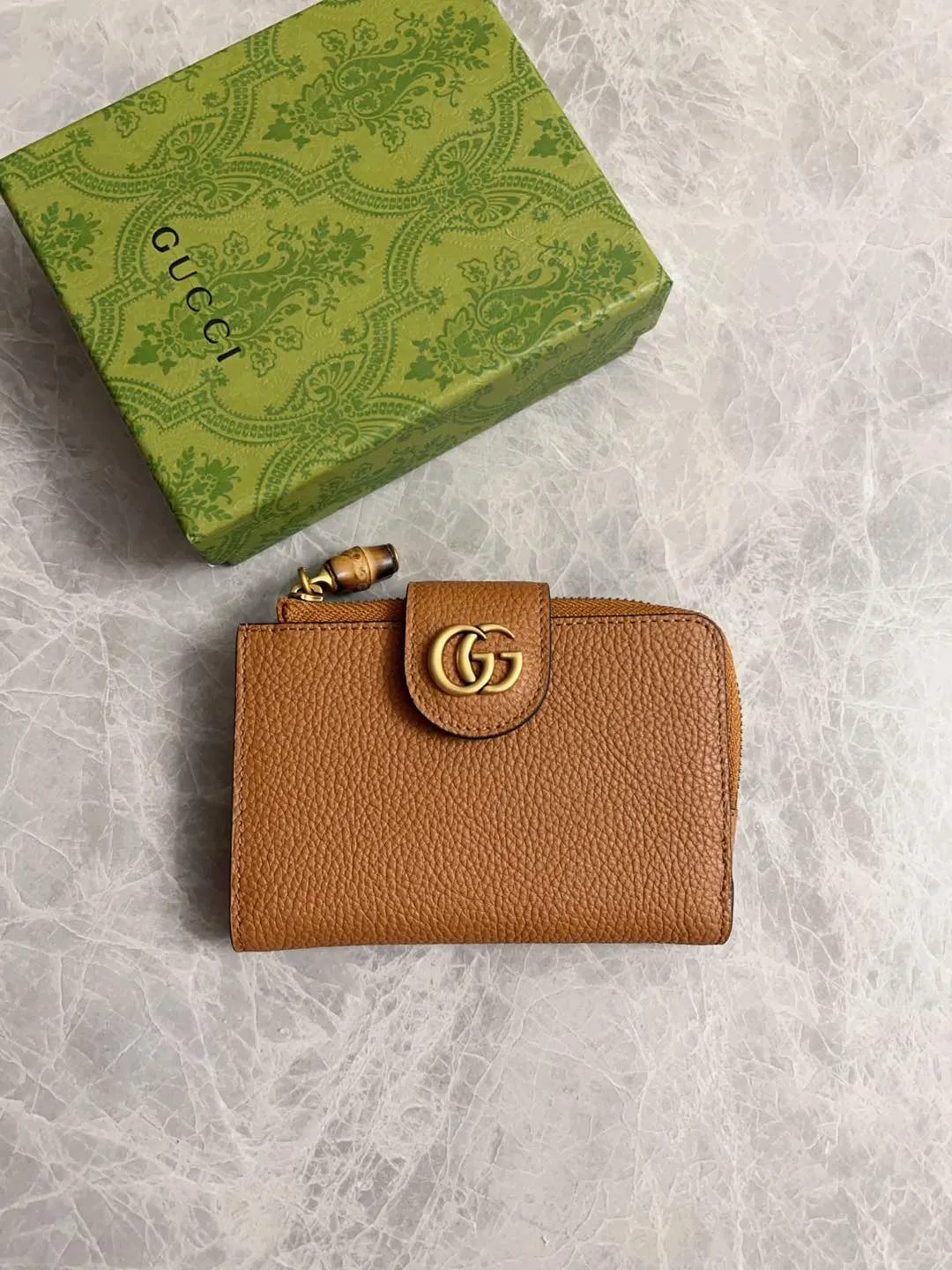 💰420 🇭🇺🇭🇺GG Marmont series card holder has arrived! Exquisite and generous! Model: 739498 Dimensions: 13x8.5x2cm. Color: black/burgundy/brown/original leather.