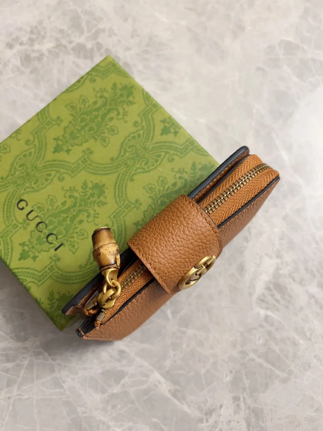 💰420 🇭🇺🇭🇺GG Marmont series card holder has arrived! Exquisite and generous! Model: 739498 Dimensions: 13x8.5x2cm. Color: black/burgundy/brown/original leather.