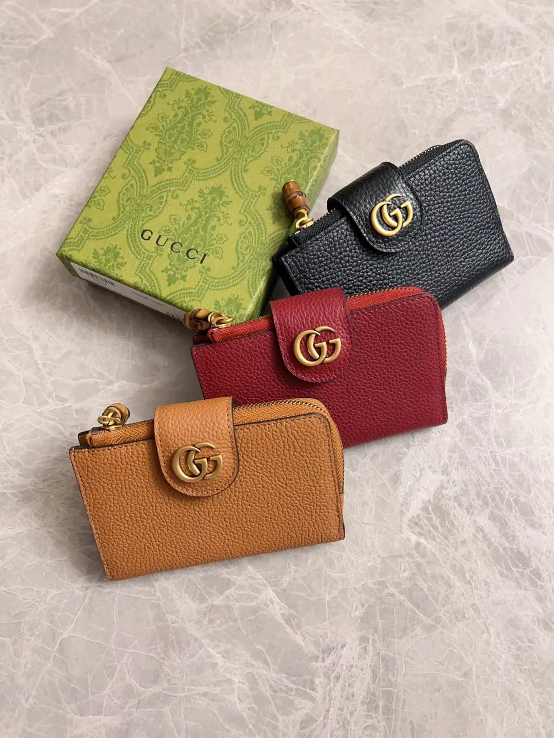 💰420 🇭🇺🇭🇺GG Marmont series card holder has arrived! Exquisite and generous! Model: 739498 Dimensions: 13x8.5x2cm. Color: black/burgundy/brown/original leather.