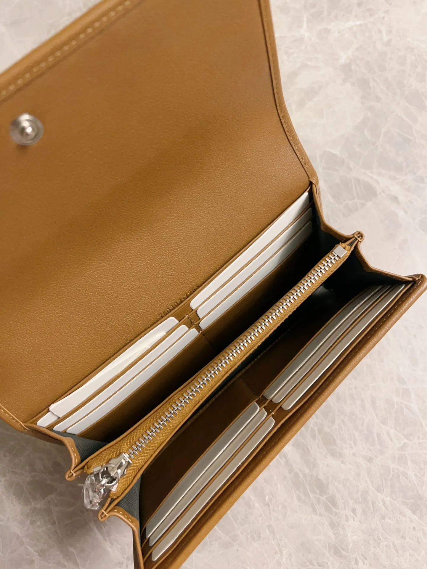 💰480🇭🇺🇭🇺Gucci Blondie series full zipper wallet Model: 760302 Size: 19.5x11x3cm (thick) Color: white, black, gray, brown, pink, green/original leather. Made in Italy