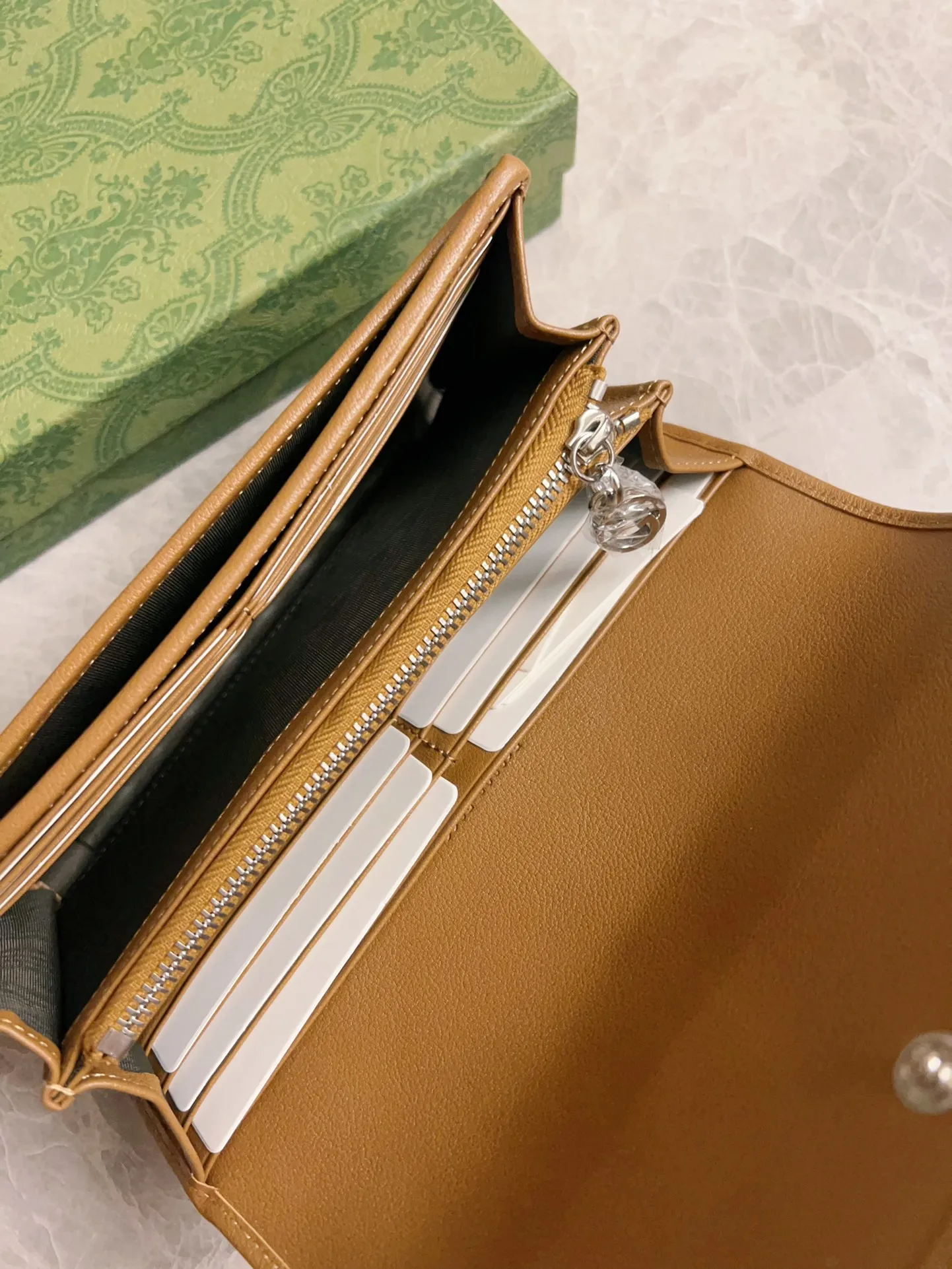 💰480🇭🇺🇭🇺Gucci Blondie series full zipper wallet Model: 760302 Size: 19.5x11x3cm (thick) Color: white, black, gray, brown, pink, green/original leather. Made in Italy