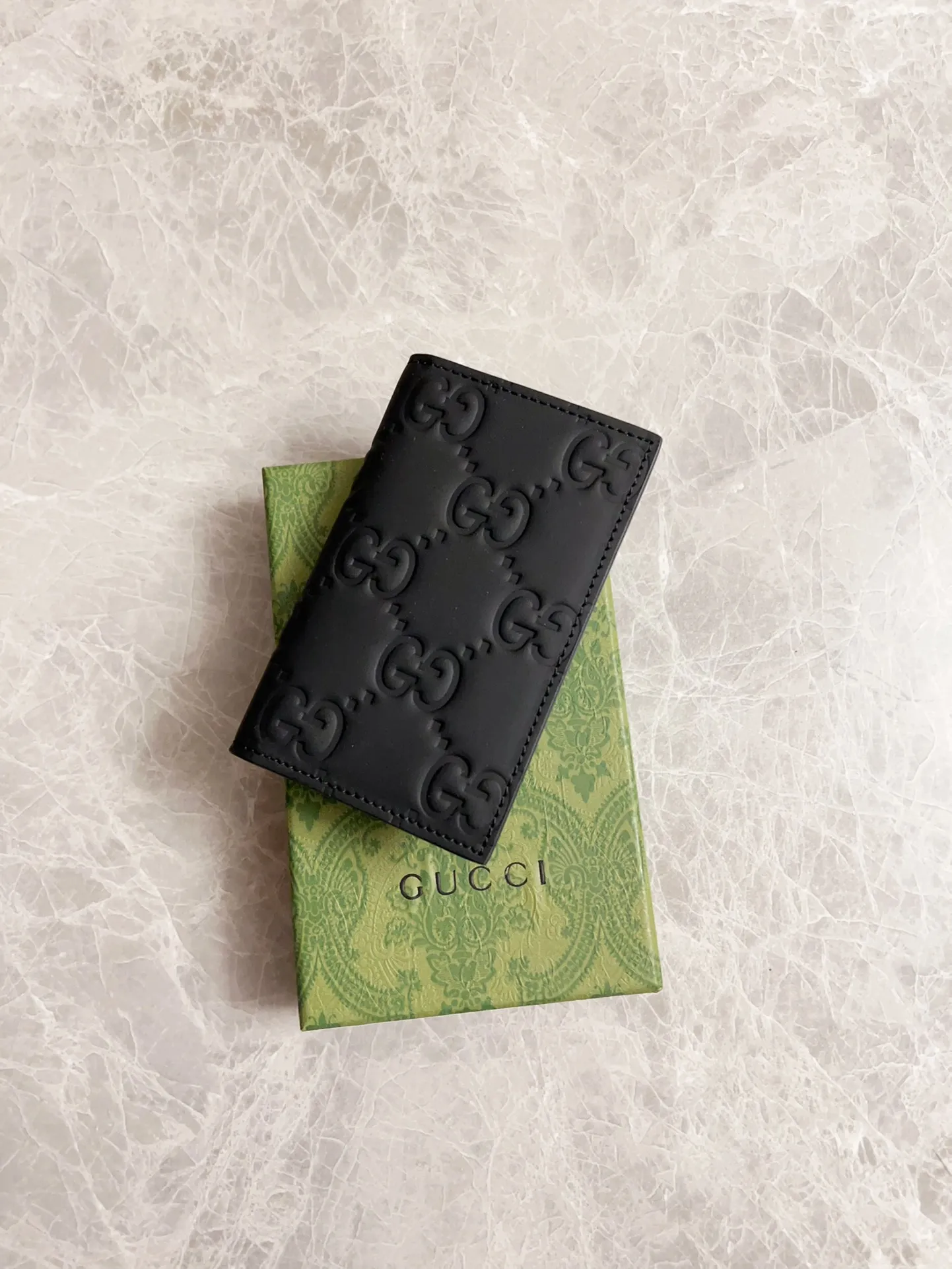 💰330 🇭🇺🇭🇺gucci's new men's series of original black rubber effect styles are now available🎋🎋Model number: 771317, size: 12x7cm🎋🎋Counter quality, top-notch original goods, real photos🎋🎋