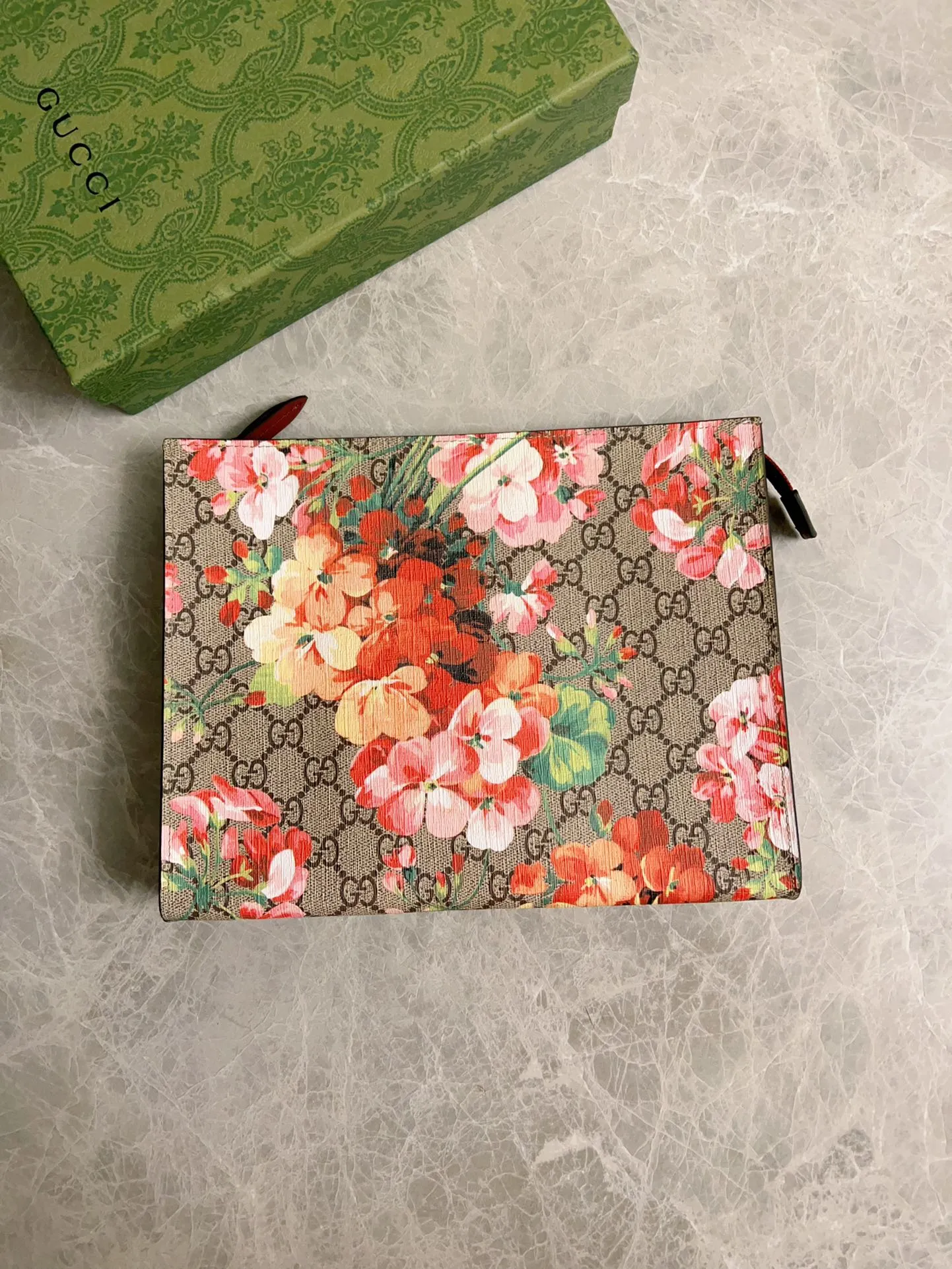💰440 🇭🇺🇭🇺 New style is coming ~Print~Fashion handbag🥗🥗High-end PVC matching~Original leather, 🥗🥗Exquisite workmanship, super large capacity🥗🥗A must-have item for fashionistas, 🥗🥗Model: 430268, Color: pink flower - rose red, blue flower - bright red, green flower - black, size: width 26x height 20x side 5Cm