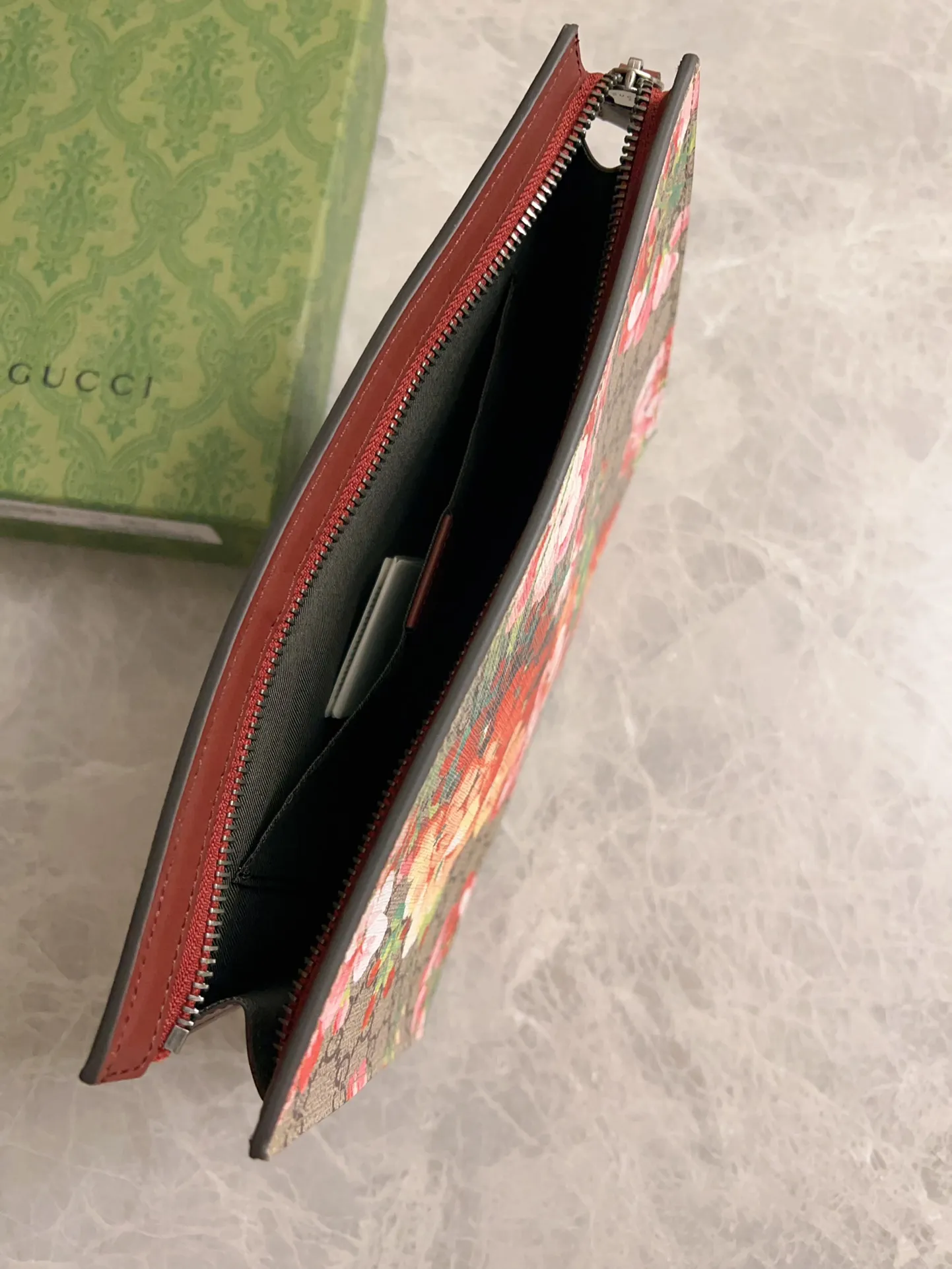 💰440 🇭🇺🇭🇺 New style is coming ~Print~Fashion handbag🥗🥗High-end PVC matching~Original leather, 🥗🥗Exquisite workmanship, super large capacity🥗🥗A must-have item for fashionistas, 🥗🥗Model: 430268, Color: pink flower - rose red, blue flower - bright red, green flower - black, size: width 26x height 20x side 5Cm