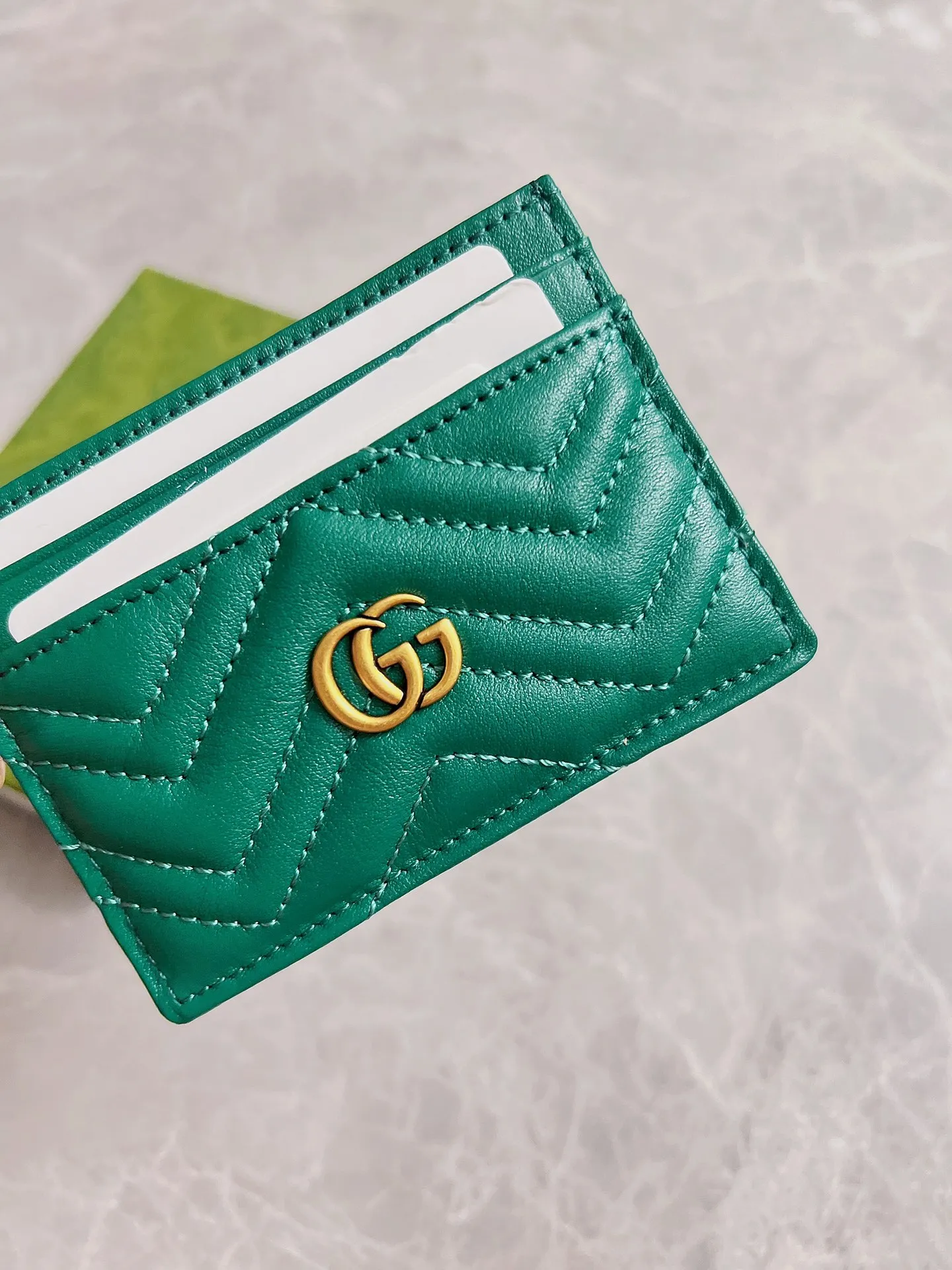 💰210 🇭🇺🇭🇺 The latest ~ GG Marmont card holder 🦄🦄 quilted with humanoid pattern, 🦄🦄 with GG logo pattern on the back, bronze hardware accessories 🦄🦄Model number: 443127, size: W10*H7cm, color: black, red, dark green, nude pink