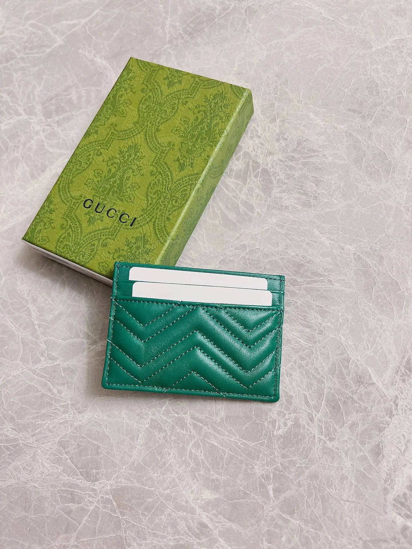 💰210 🇭🇺🇭🇺 The latest ~ GG Marmont card holder 🦄🦄 quilted with humanoid pattern, 🦄🦄 with GG logo pattern on the back, bronze hardware accessories 🦄🦄Model number: 443127, size: W10*H7cm, color: black, red, dark green, nude pink