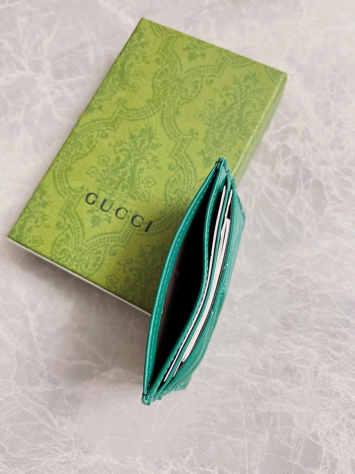 💰210 🇭🇺🇭🇺 The latest ~ GG Marmont card holder 🦄🦄 quilted with humanoid pattern, 🦄🦄 with GG logo pattern on the back, bronze hardware accessories 🦄🦄Model number: 443127, size: W10*H7cm, color: black, red, dark green, nude pink