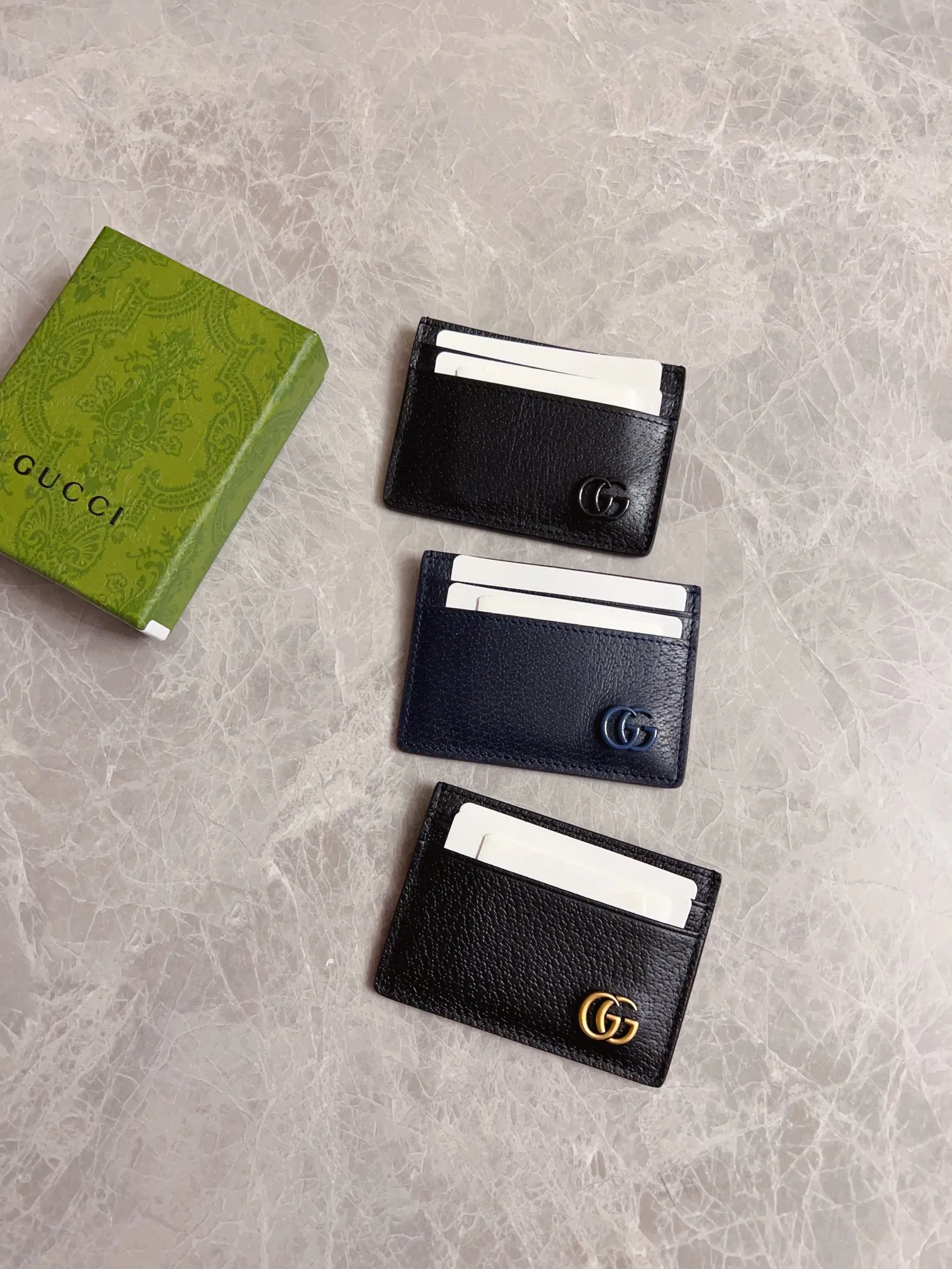 💰220🇭🇺🇭🇺The latest version of the GG marmont card holder at the counter🧃🧃Model: 657588, Color: Gram, black double G logo🧃🧃Imported original pig grain leather is perfect to the extreme,🧃🧃Exclusive real-life photos 🧃🧃Size: 11x7cm
