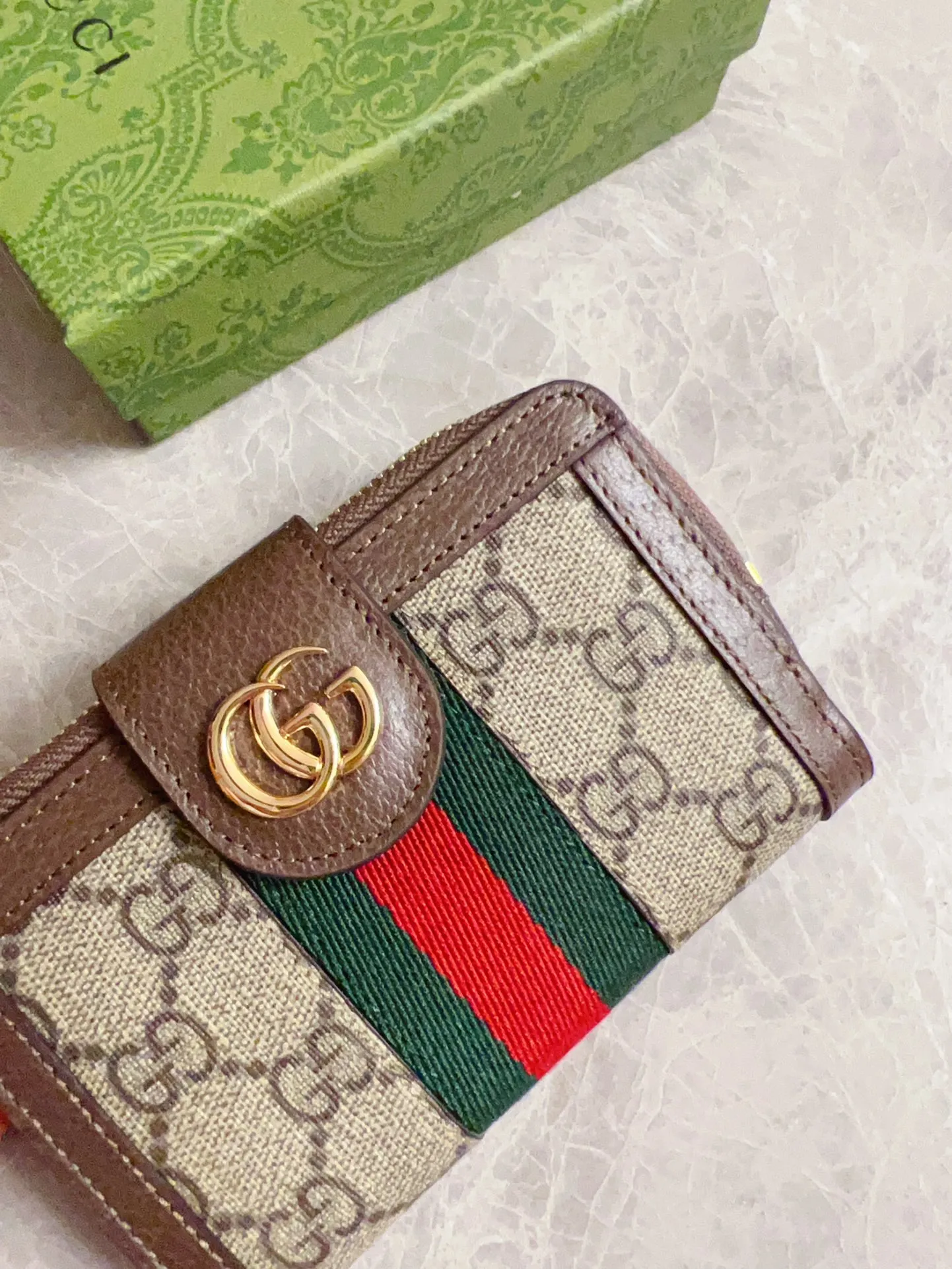 💰410 🇭🇺🇭🇺GG Marmont series card holder has arrived! Exquisite and generous! Model: 725662 Dimensions: 13x8.5x2cm. Color: PVC brown